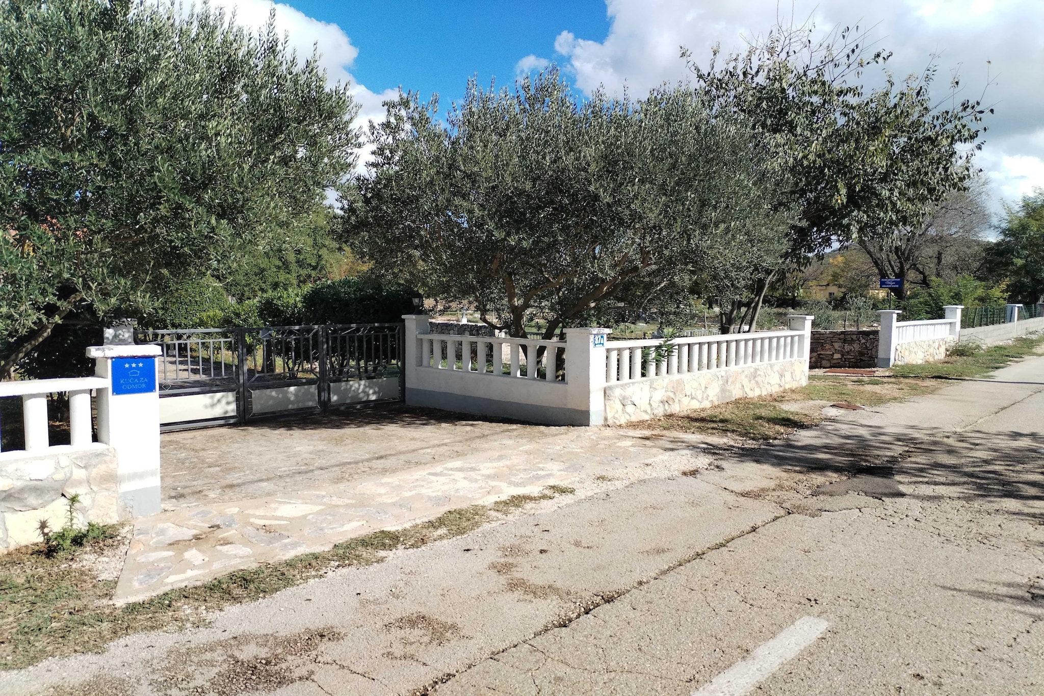 Holiday Home Višnja - Two Bedroom Holiday Home with Terrace-Buitenlucht