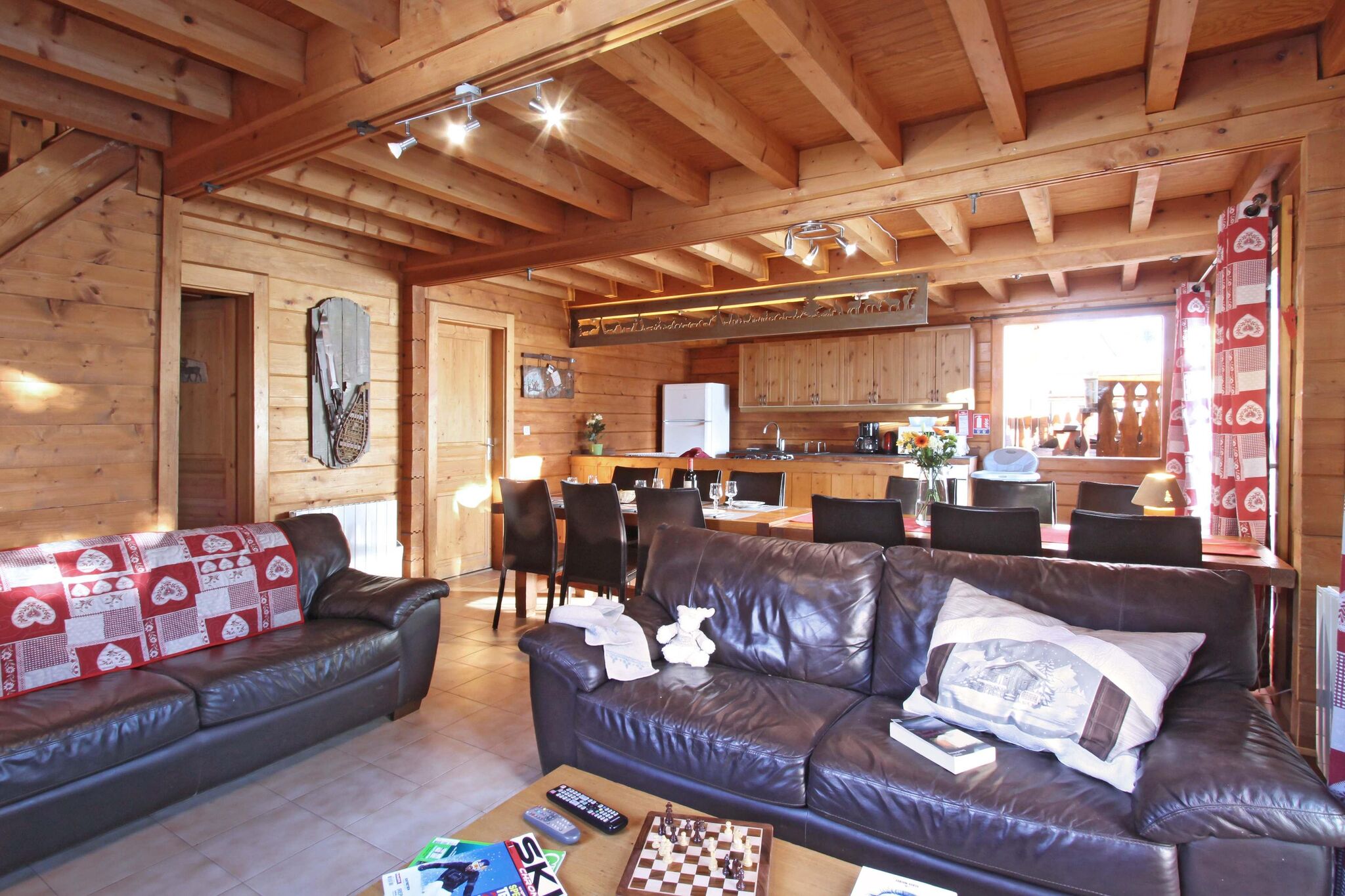Beautiful chalet with a sauna and private pool in Les Deux Alpes
