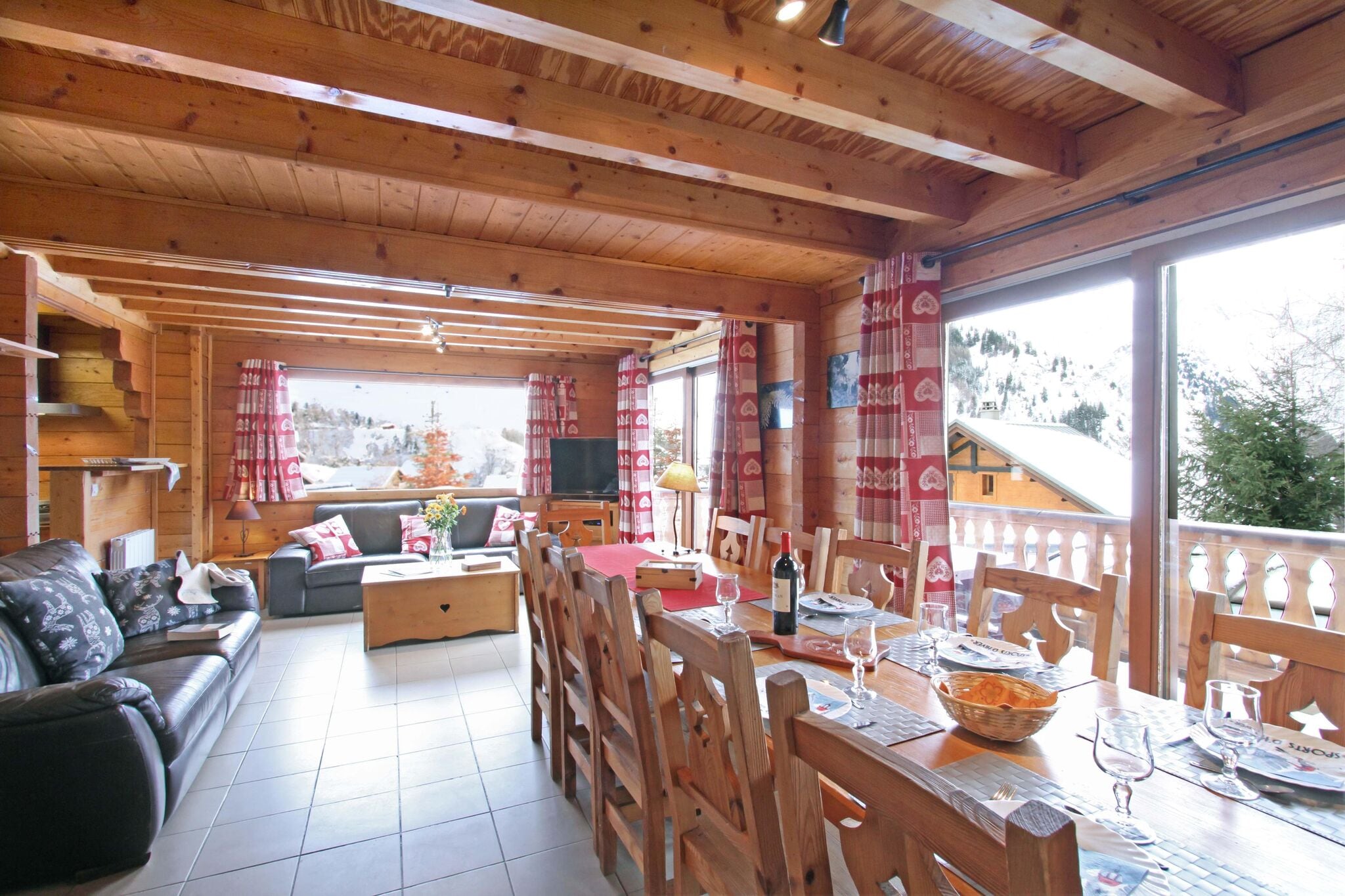Chalet with private pool with a telescopic roof in Les Deux Alpes