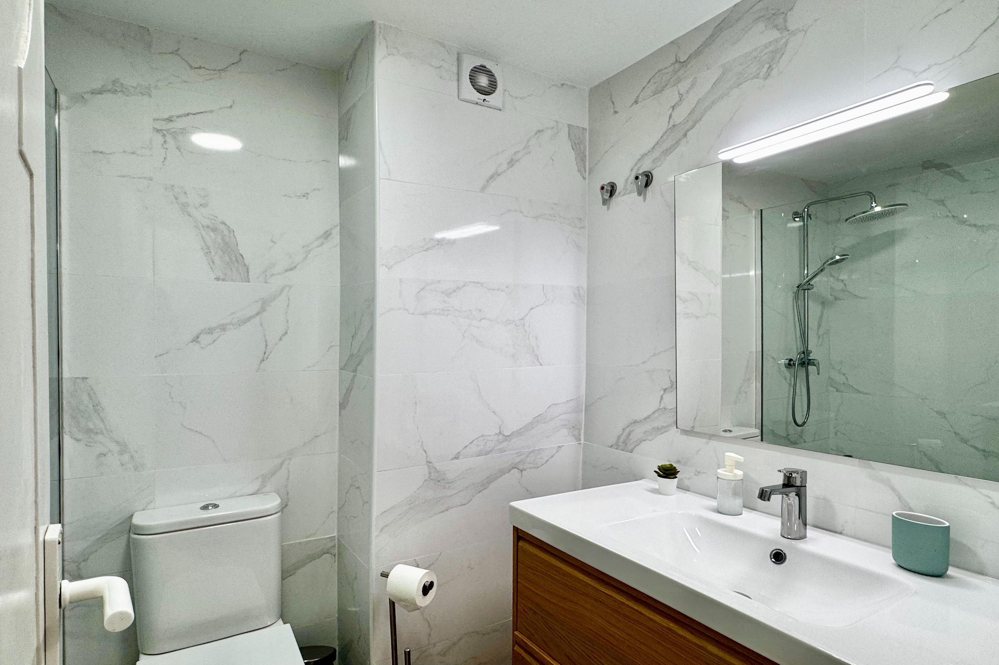 Residencial Hibiscus 408-Badkamer