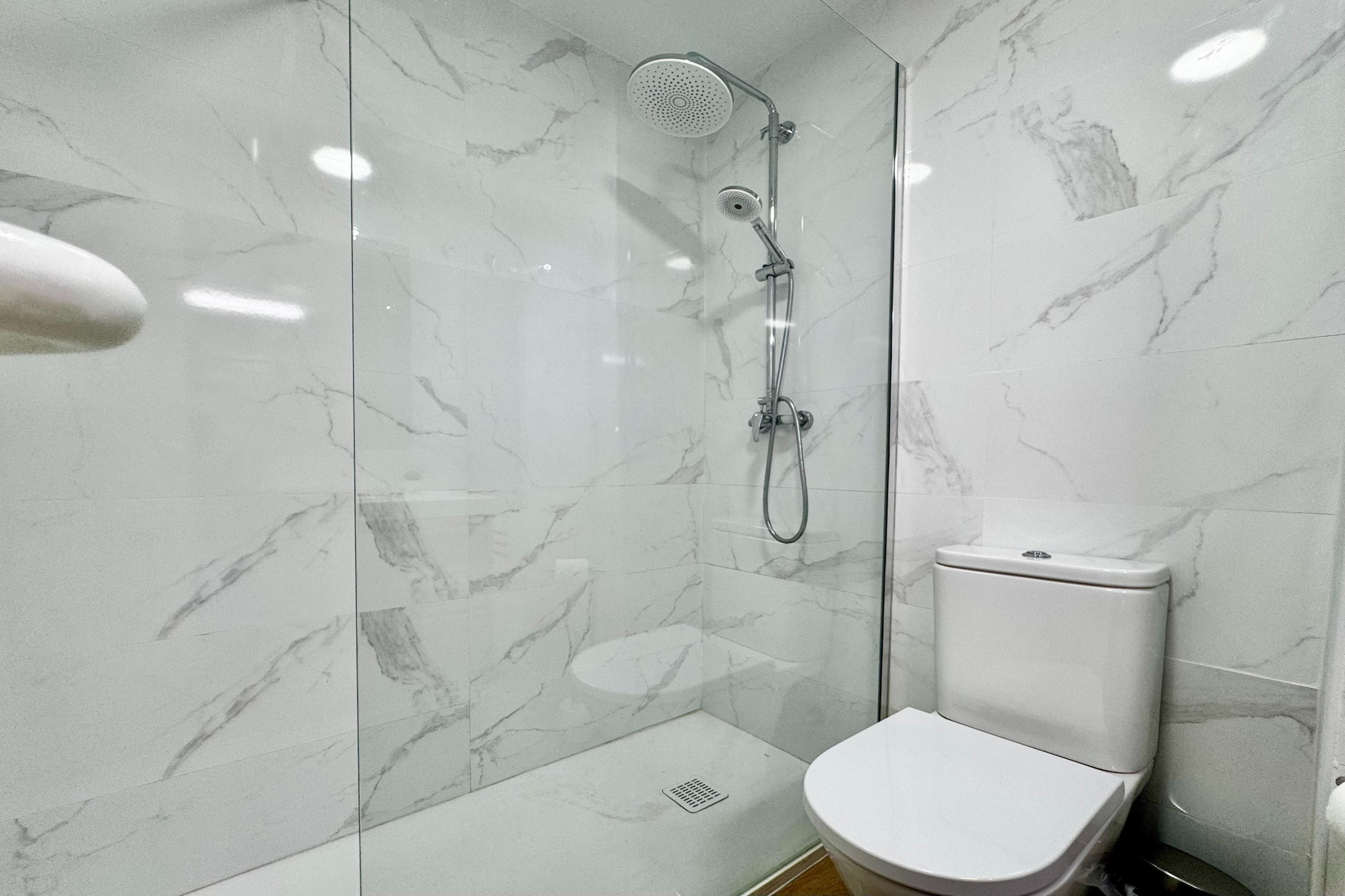 Residencial Hibiscus 408-Badkamer