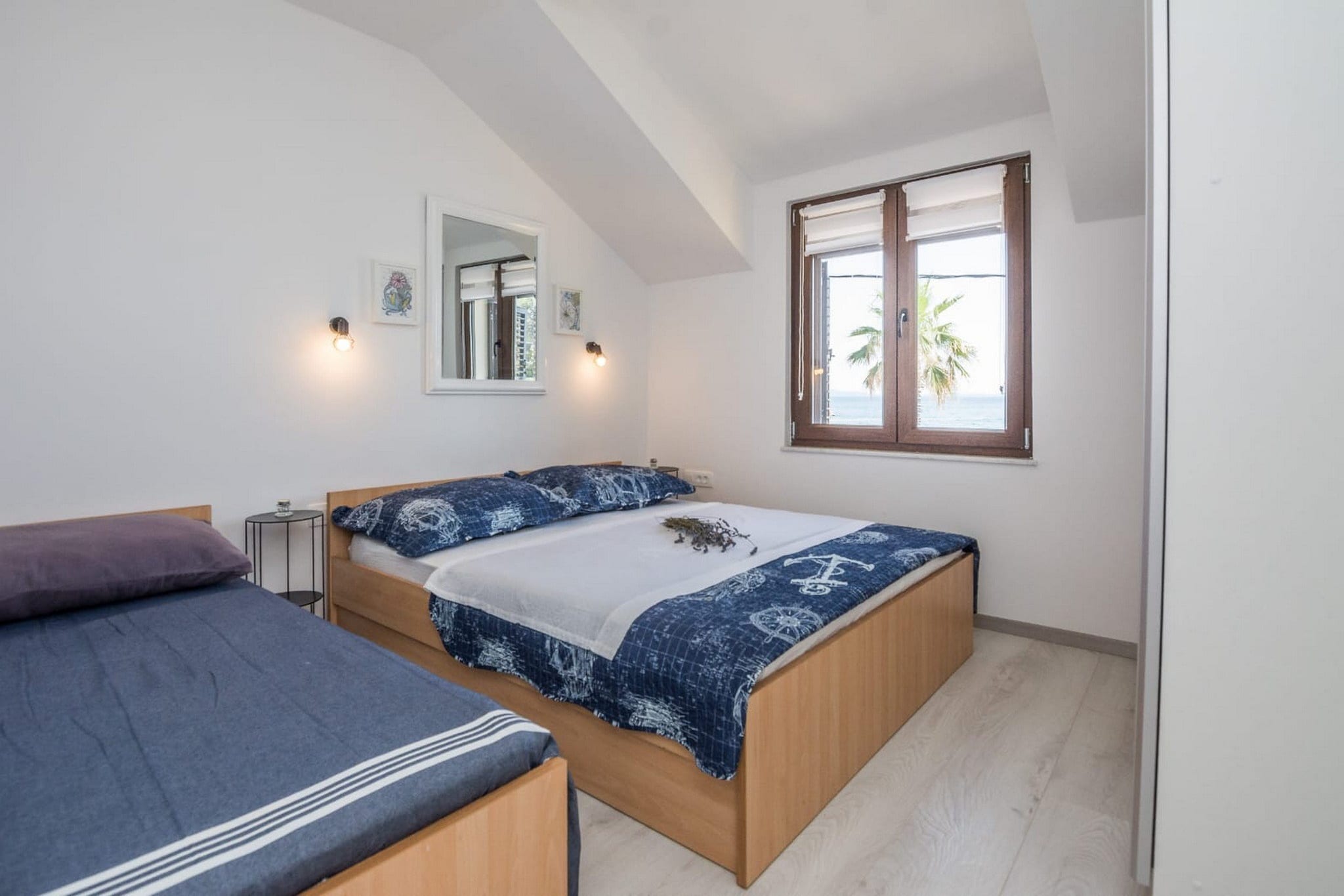 Apartments Sea Eyes - Two Bedroom Apartment with Balcony and Sea View (Kat)-Indoor