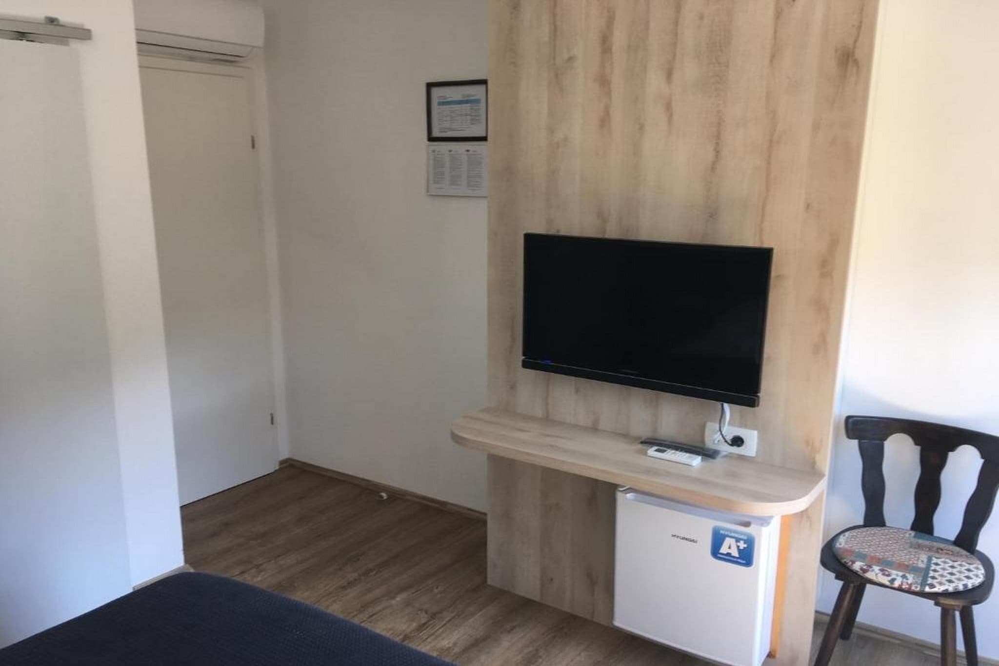 Guesthouse Family Bosnic - Duplex Family Room with Balcony - Gallery - 1-Binnen