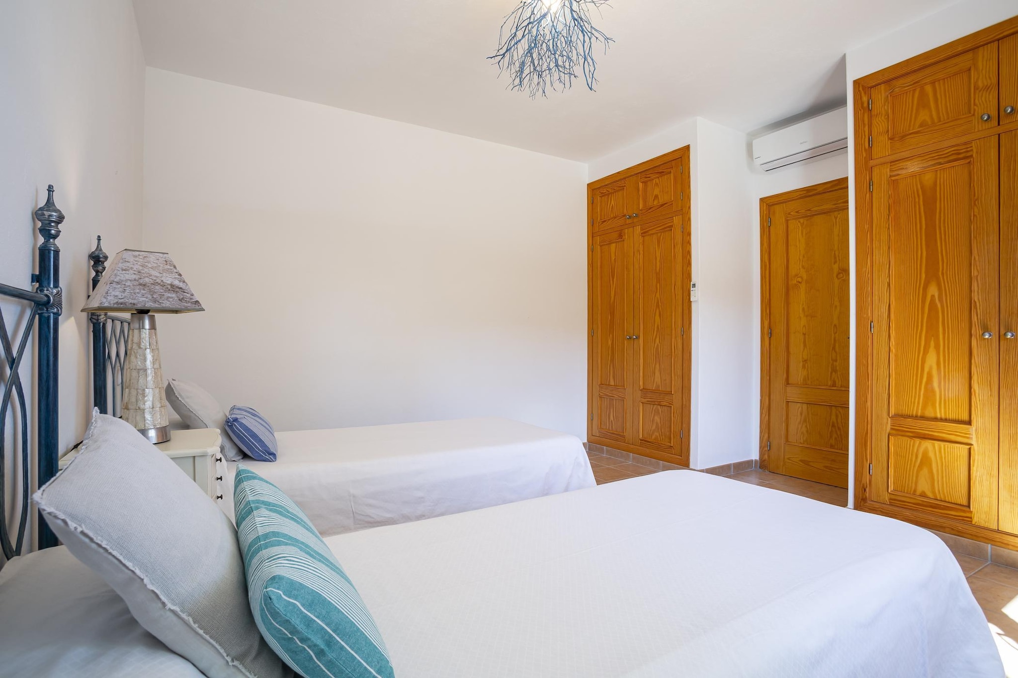 SES SAVINES-Slaapkamer