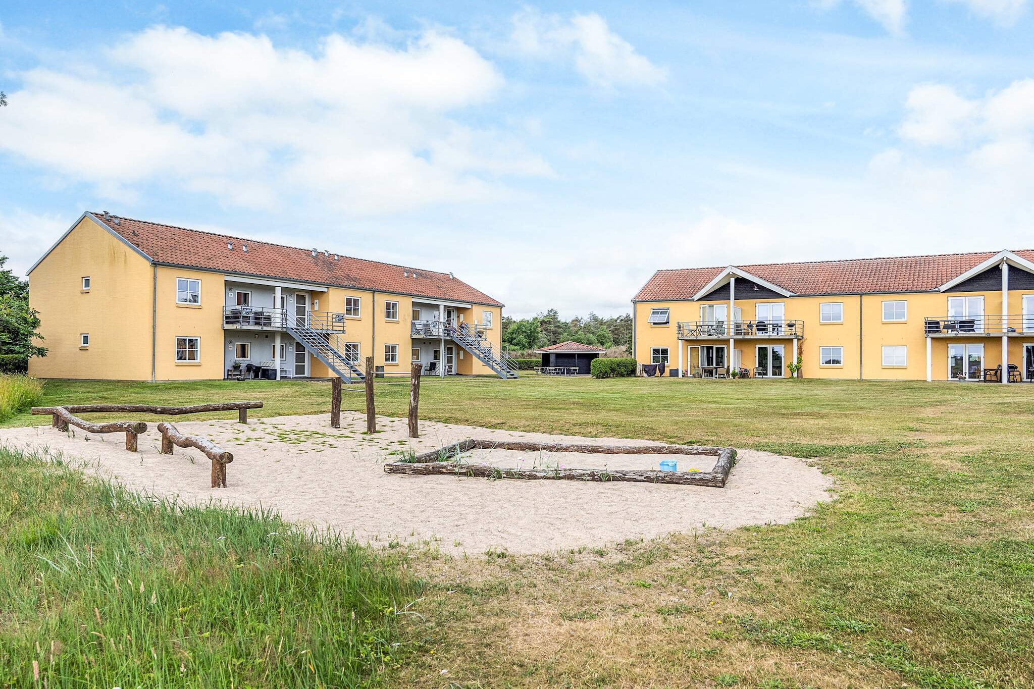 Hals Apartment ligt op 100 meter van het strand.