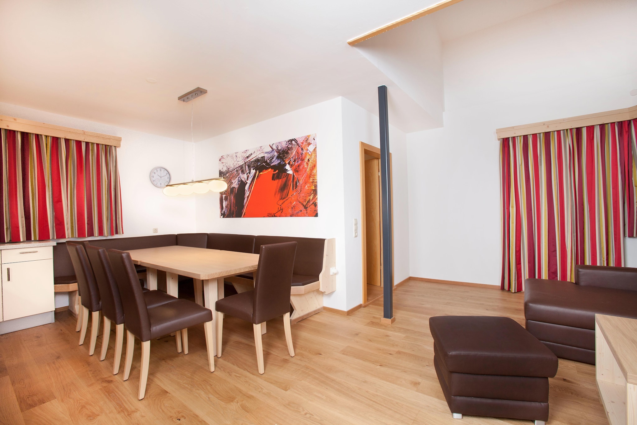 This cozy apartment is blessed with a beautiful location and a breathtaking view from the balcony. It can also comfortably accommodate a family or a group of friends. Lovers of mountains, tranquility and nature are in the right place in Wald im Pinzgau!

In winter, the cross-country ski run is only 50 meters from the apartment.The region offers beautiful hiking and cycling routes, as well as various sights such as the Krimml Waterfalls, just a 15-minute drive from the apartment. The Wildkogel Arena, located between the KitzbÃ¼hel Alps and the Tauernkam, offers skiers and snowboarders with 75 km of slopes and excellent conditions for an unforgettable winter sports holiday. Guests also have free access to the Kristallbad, which is located across the street.

Don't feel like cooking? Then use the restaurant in the apartment complex, with authentic Austrian cuisine and a cozy atmosphere.