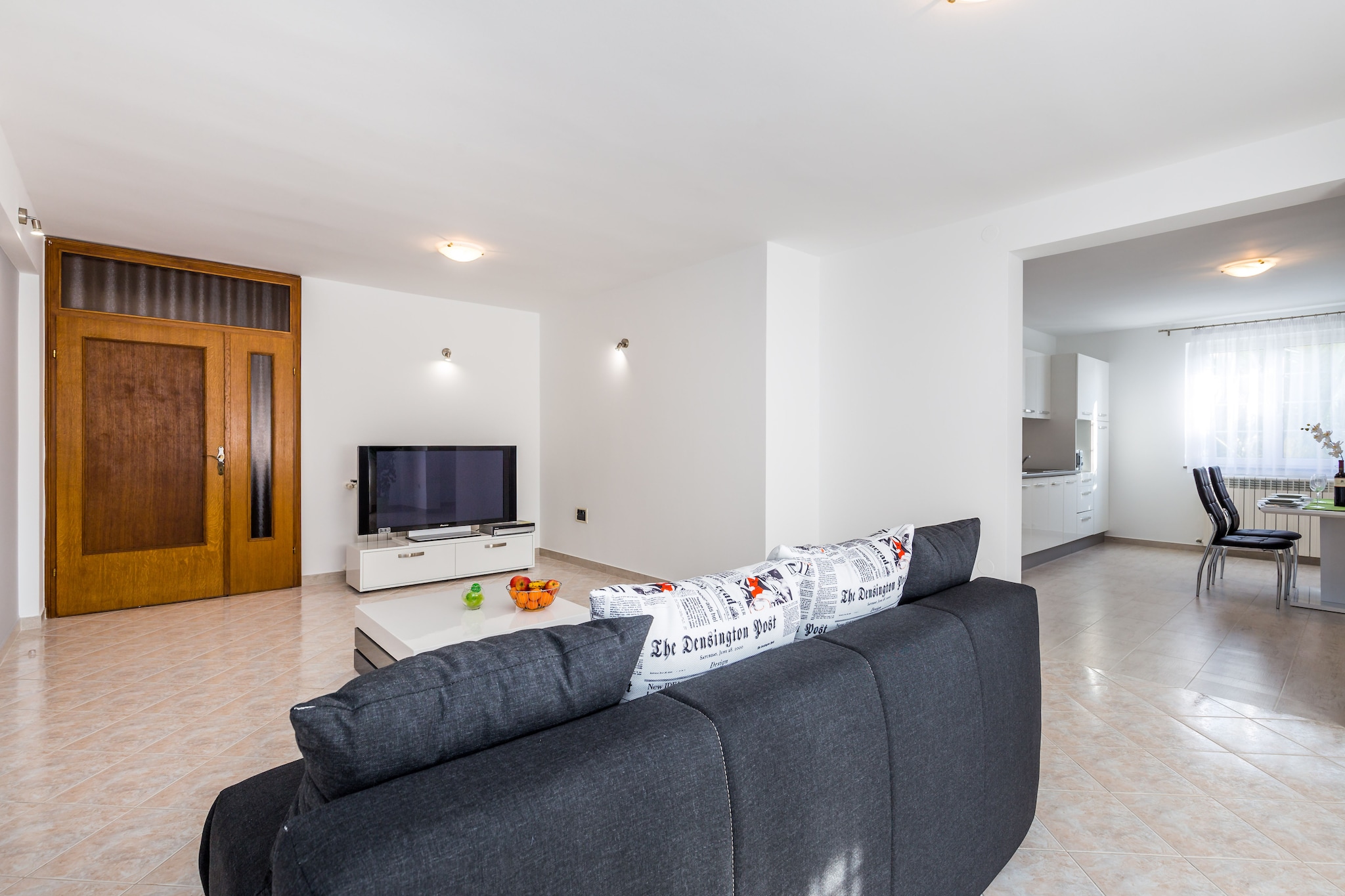 Ground floor: (Living room(double sofa bed, TV(flatscreen, satellite), balcony or terrace), Kitchen(dining table, cooker, coffee machine, microwave, fridge-freezer), bedroom(double bed(200 x 160 cm)), bathroom(shower, washbasin, toilet, bidet), terrace(private))\n\nheating, air conditioning, garden(shared with other guests), bicycle storage, garden furniture
