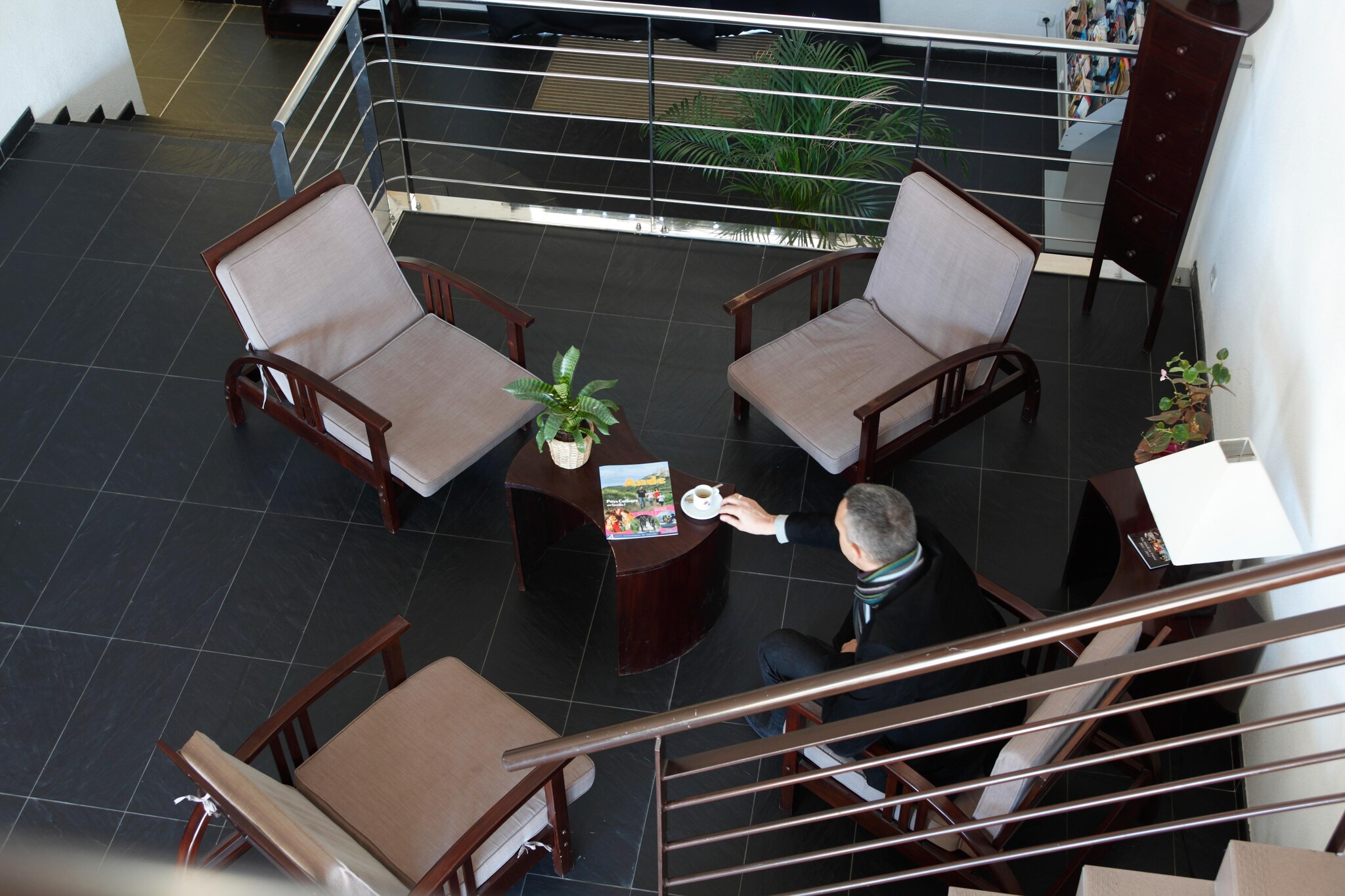 Kitchenette(hob(2 ring stoves), microwave, fridge), Living/bed room(double bed, TV(satellite)), bathroom(bath tub, toilet), air conditioning