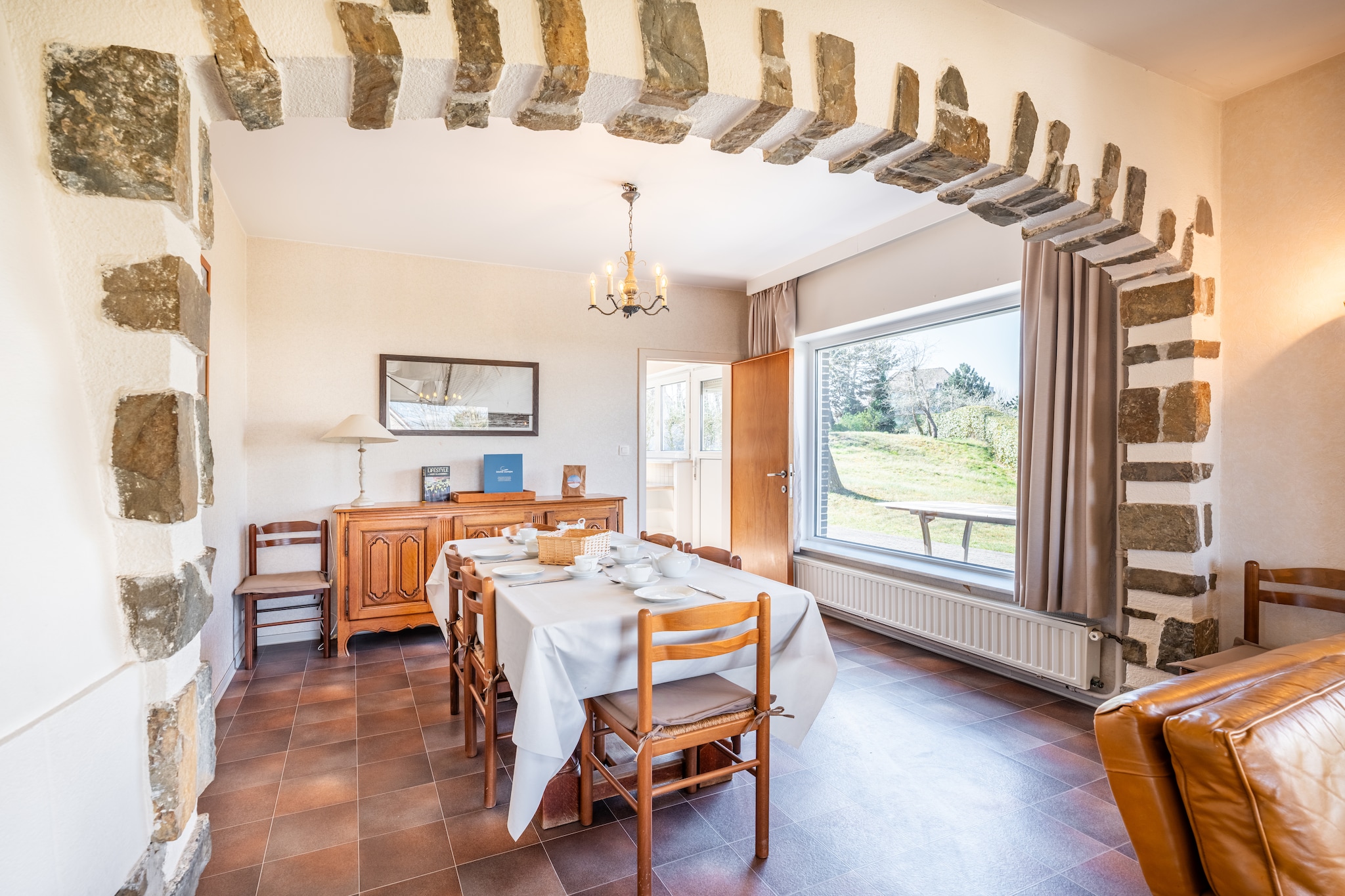 Tamalone-Dining room
