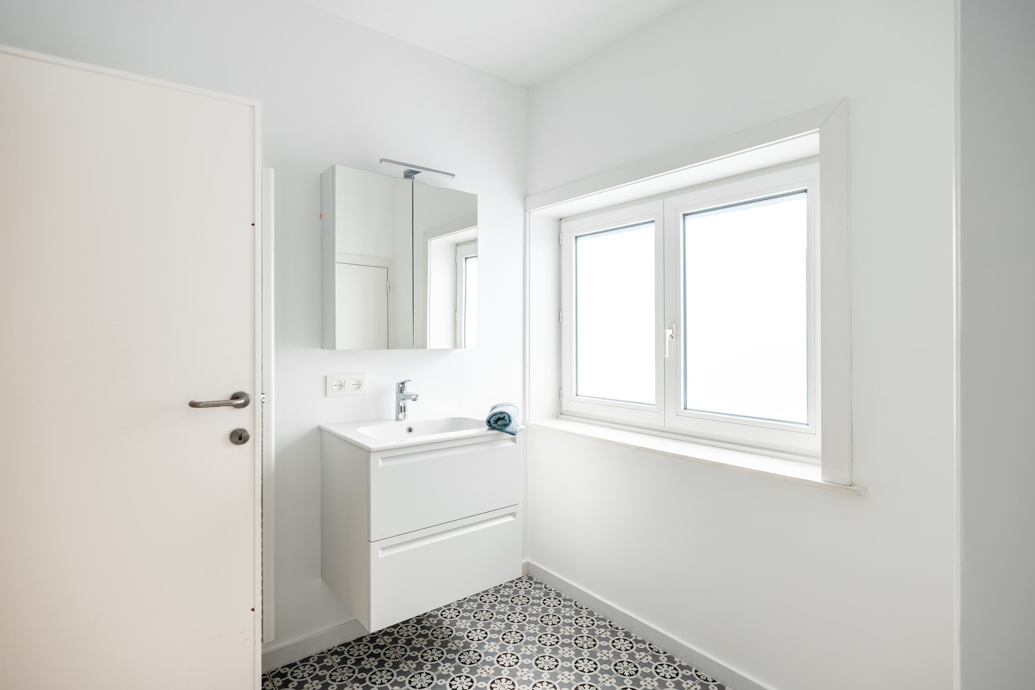 Tamalone-Bathroom
