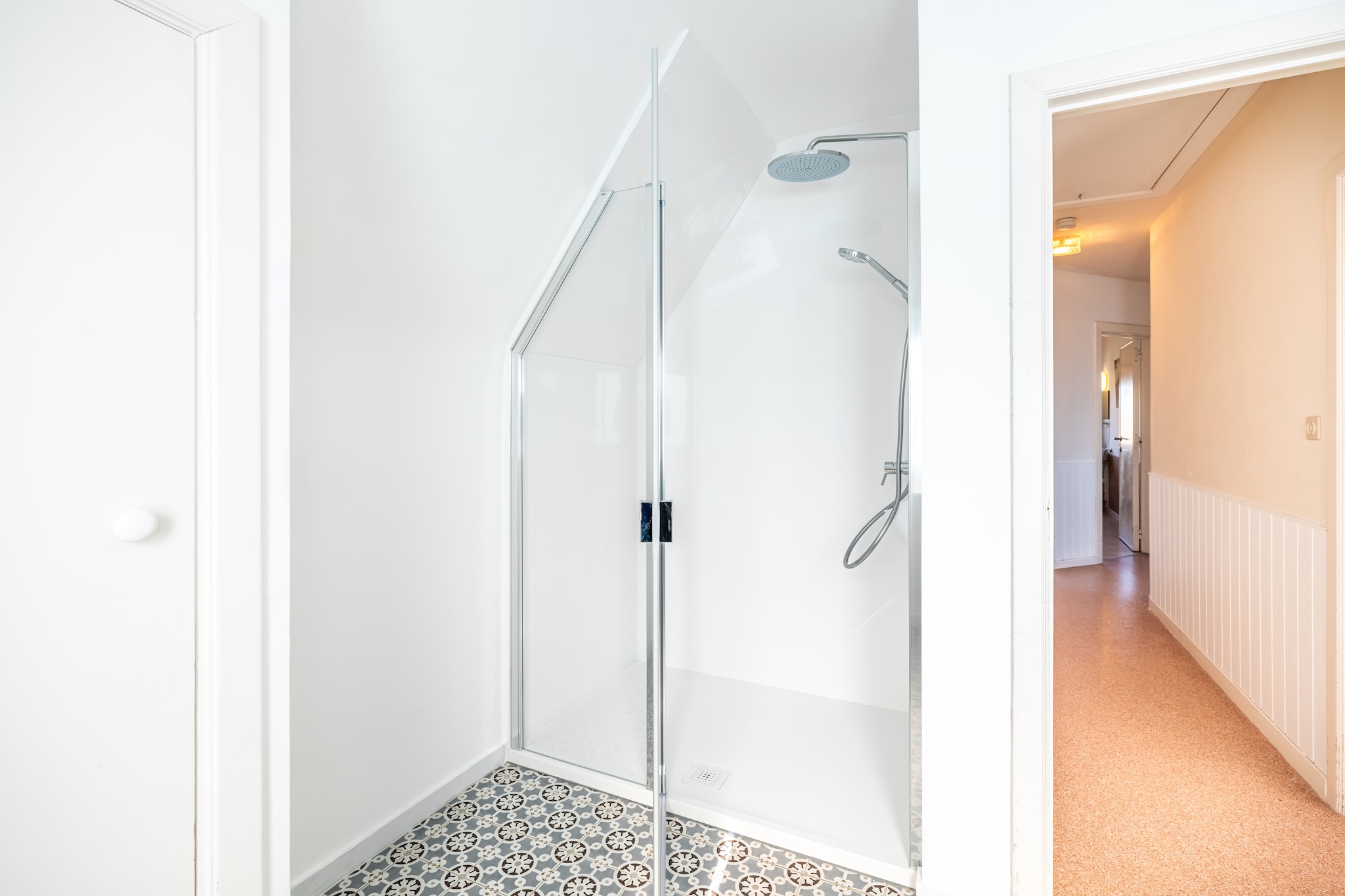 Tamalone-Bathroom