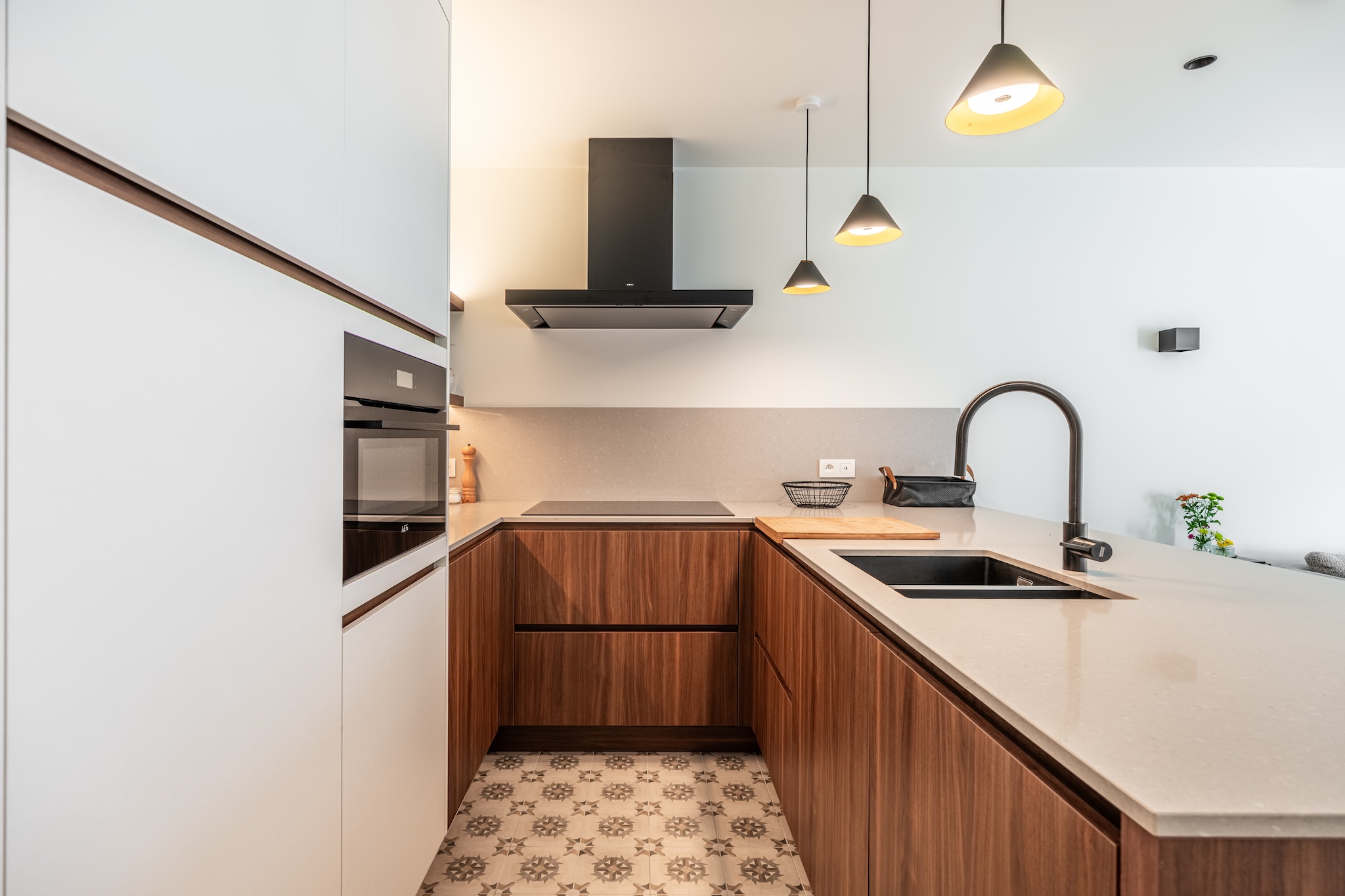 On the 3rd floor: (open kitchen(hob(ceramic, induction), electric kettle, toaster, hood, coffee machine(cups), grill, combination microwave, dishwasher, fridge(+ freezer), Hand blender), Living/diningroom(TV(flatscreen, digital, smart TV), dining table, seating area, radio, balcony), bedroom(double bed(two single duvets, 160 x 200 cm)), bedroom(single bed(duvet, 80 x 200 cm), single bed(duvet, 80 x 200 cm)), bathroom(shower(walk-in shower), washbasin, hairdryer), toilet(toilet), storage(washing machine))\n\ngarden furniture(2 persons), bicycles available, high chair