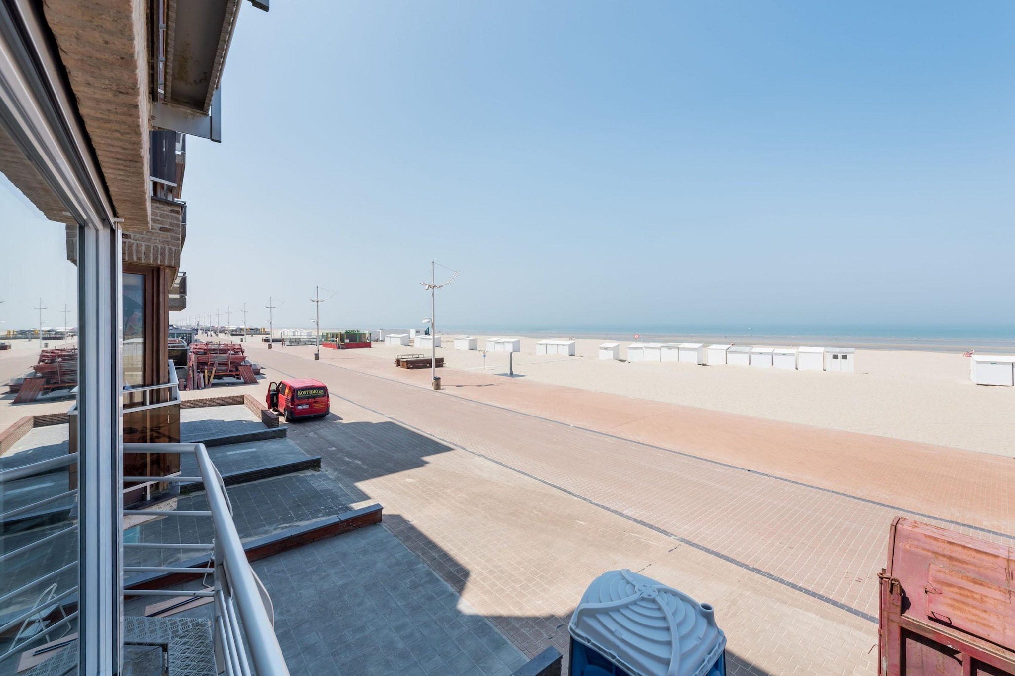 Apartment on Sea Wall with Stunning Views
