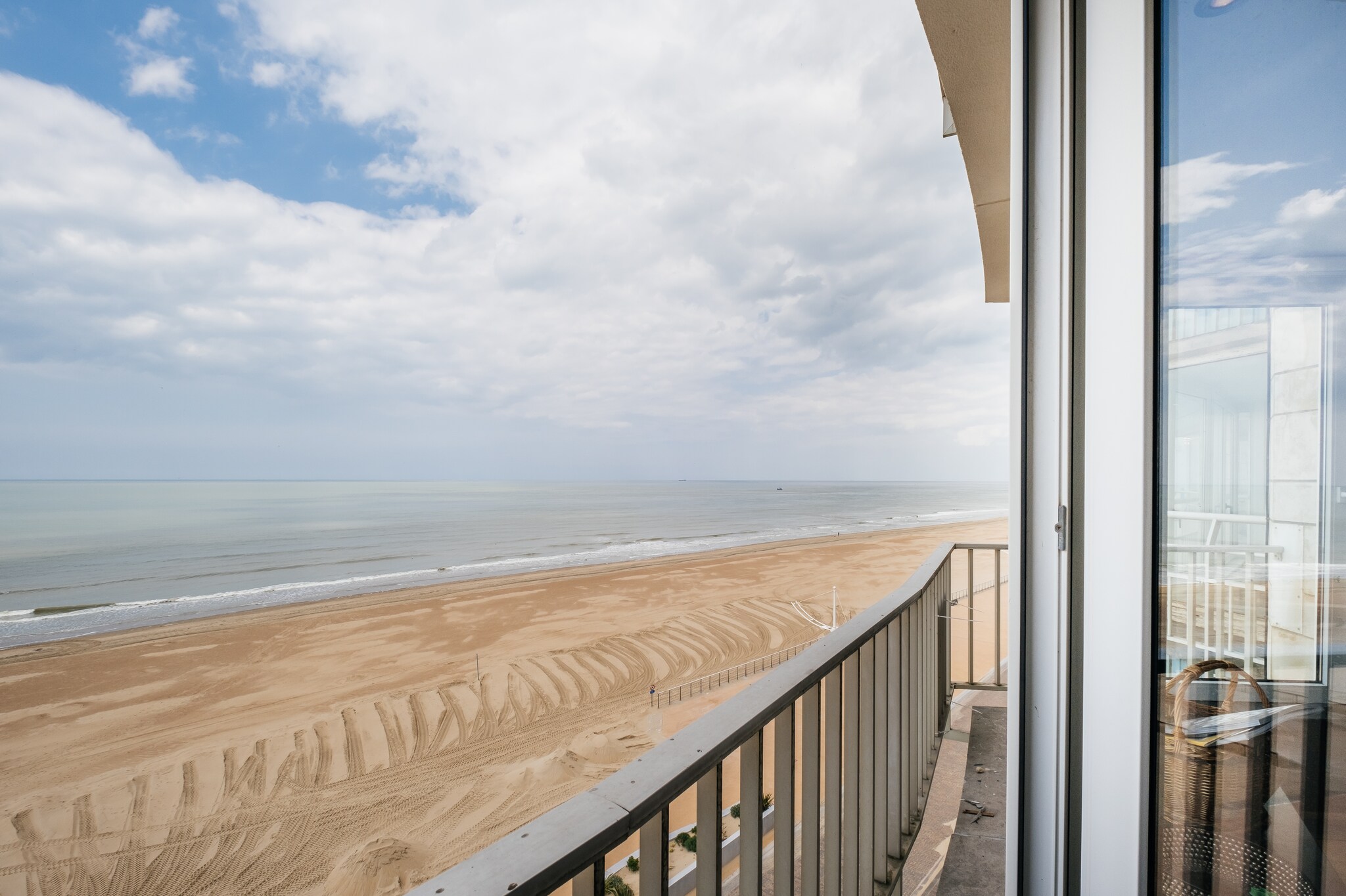 Apartment Koksijde Stunning Sea View