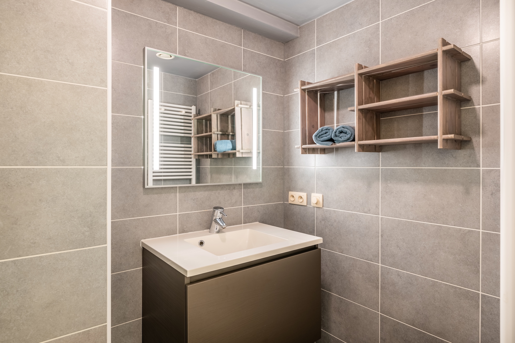 Seahouse 102-Bathroom