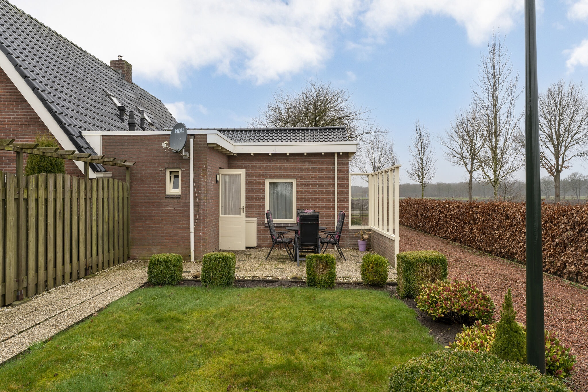 Maison confortable avec grand jardin dans la Drenthe boisée