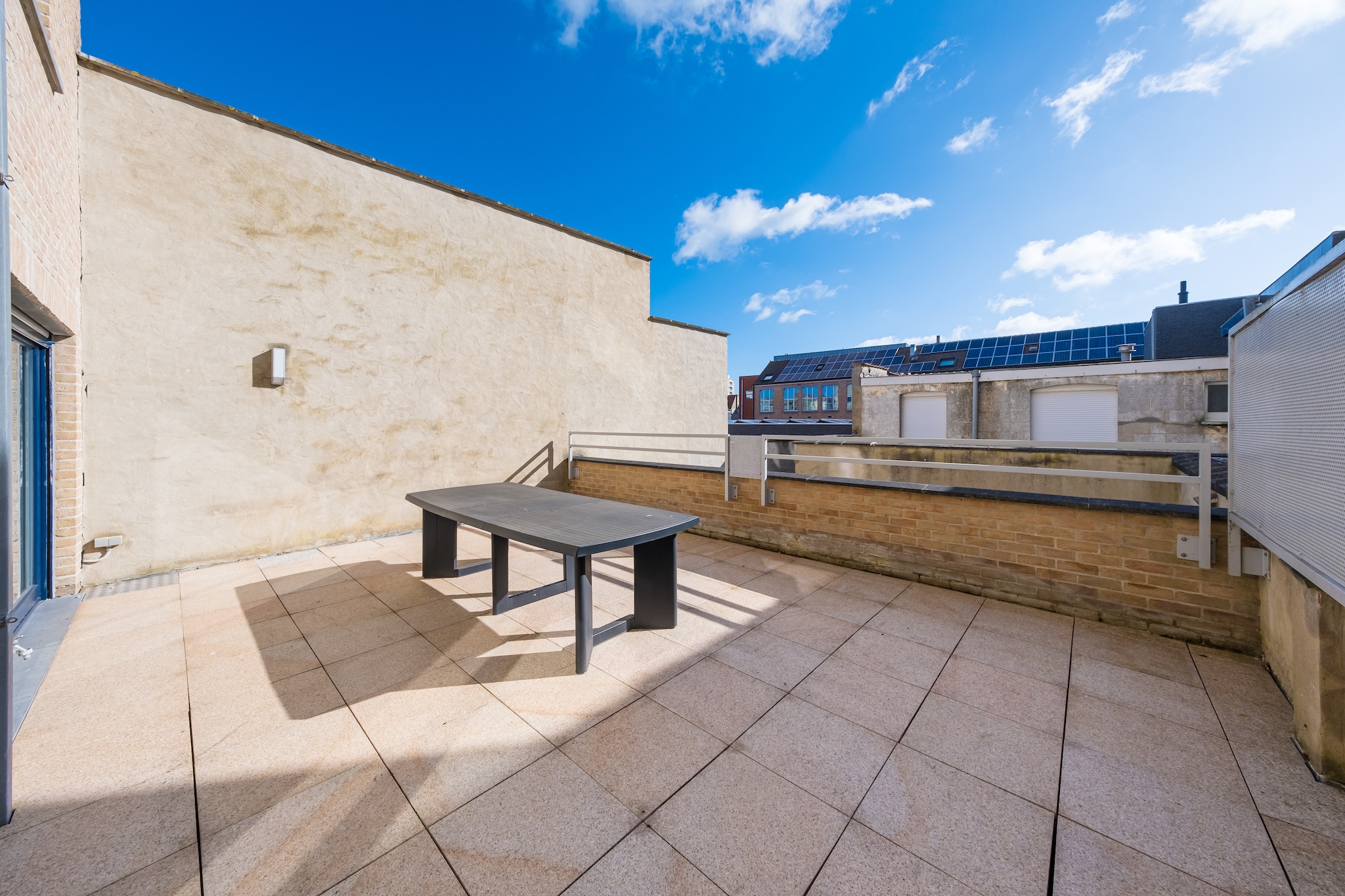 Apartment with 2 bedrooms and large terrace