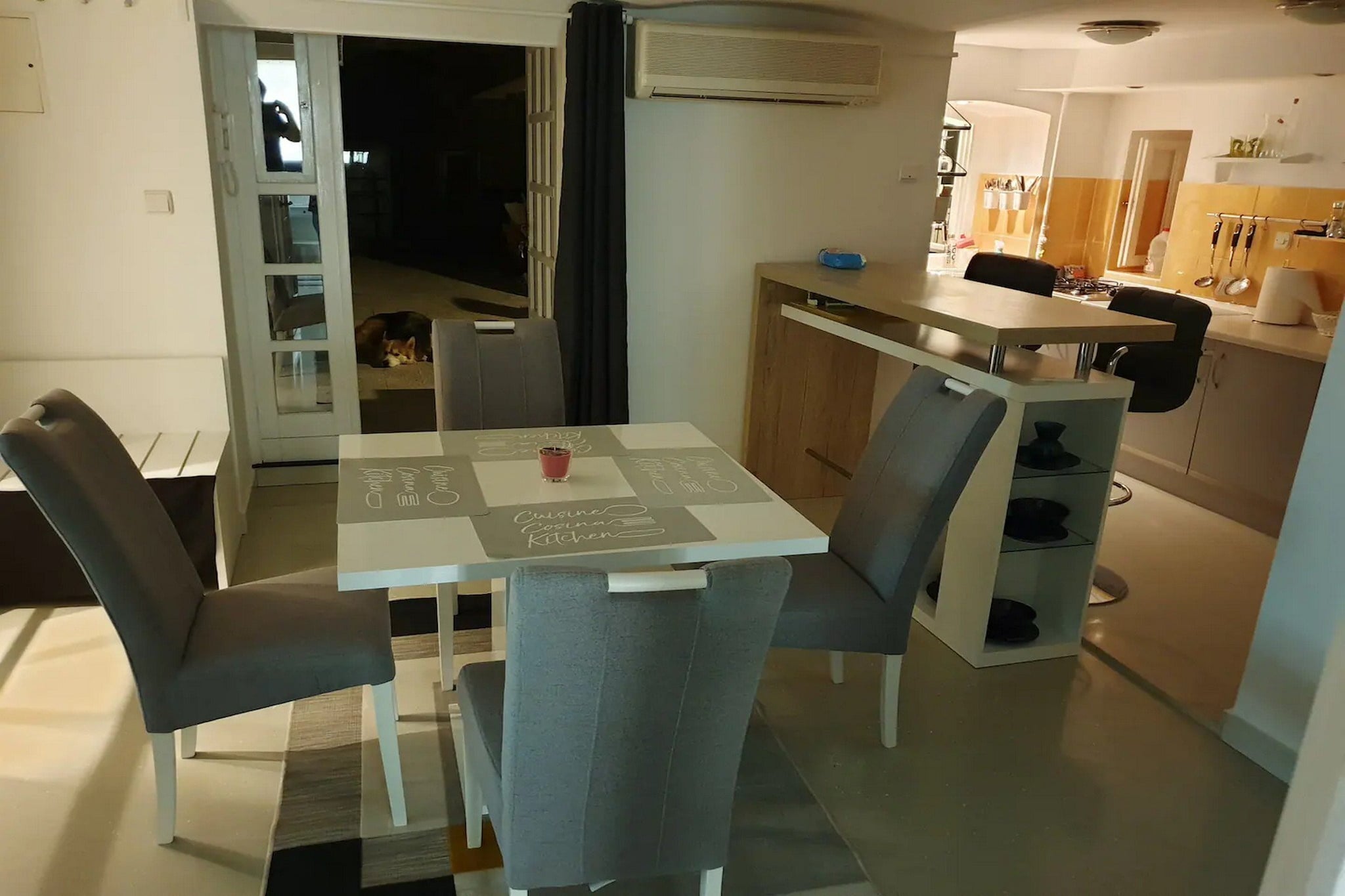 Apartment Vinko, Center - Two Bedroom Apartment with Shared Terrace