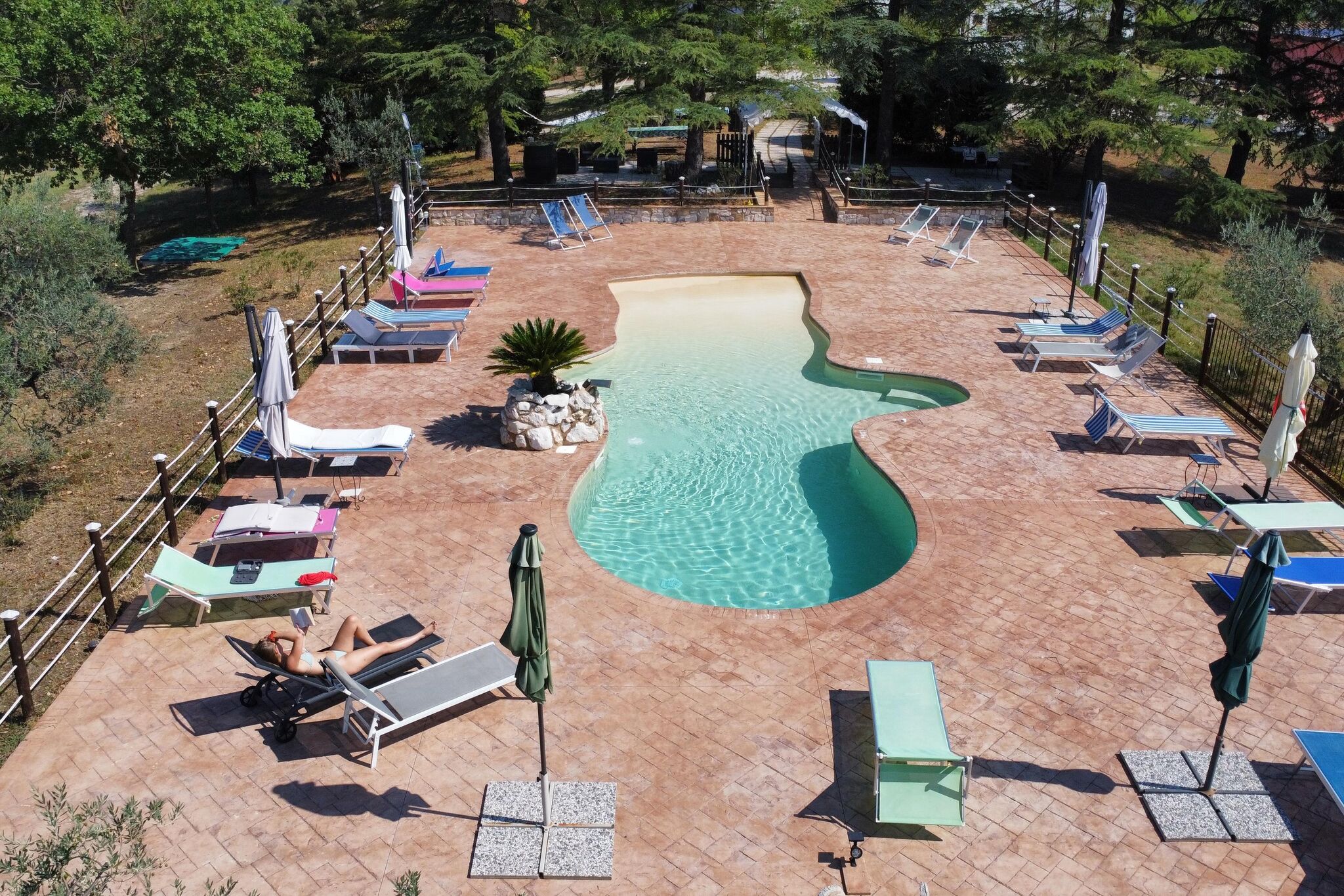 Ferme pittoresque à Spolète avec piscine extérieure