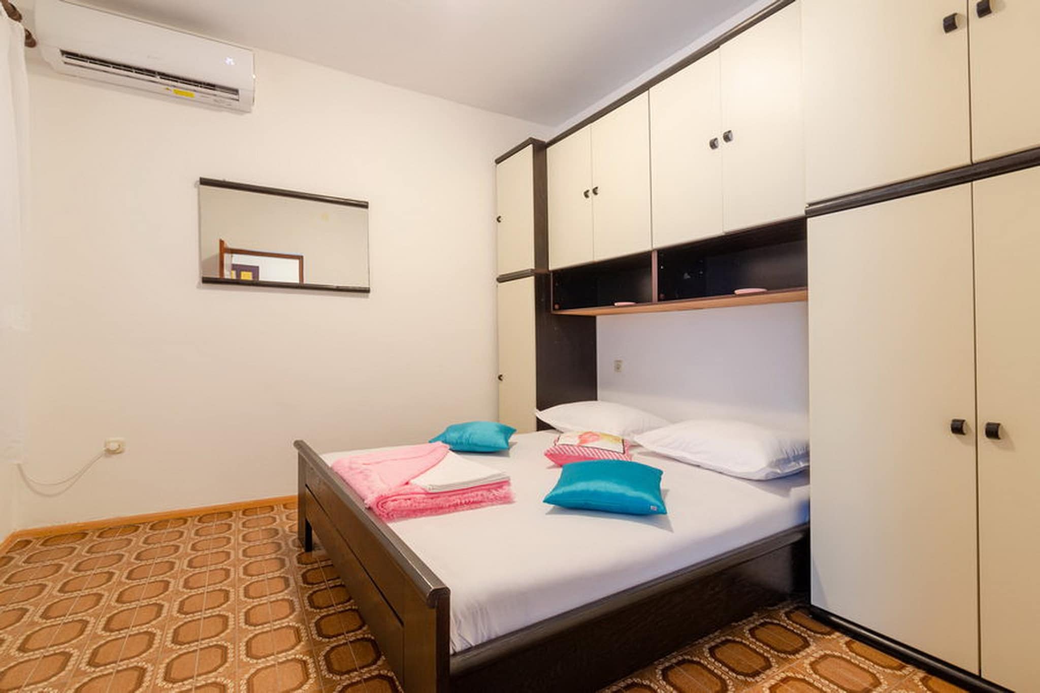 Apartments Katica's Place - One Bedroom Apartment with Terrace and City View