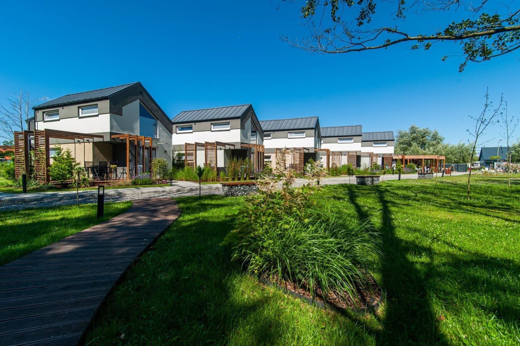 Comfortable ground floor apartment, summer pool