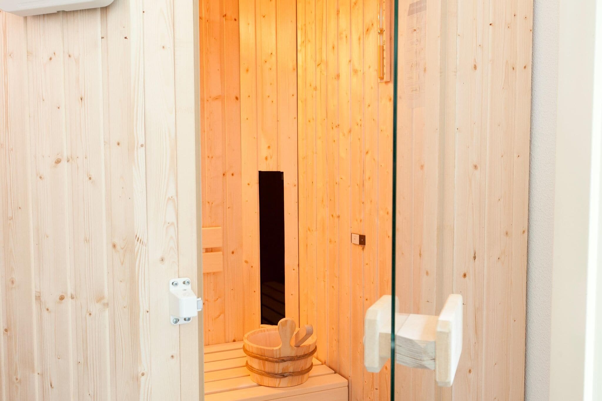 Maison avec sauna, spa extérieur et pédalo