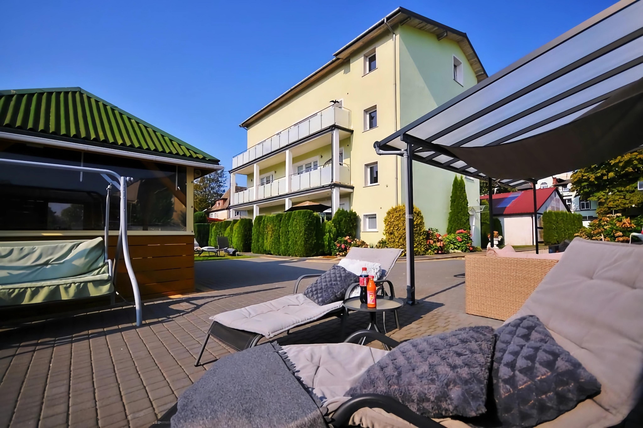 Exterior Summer
