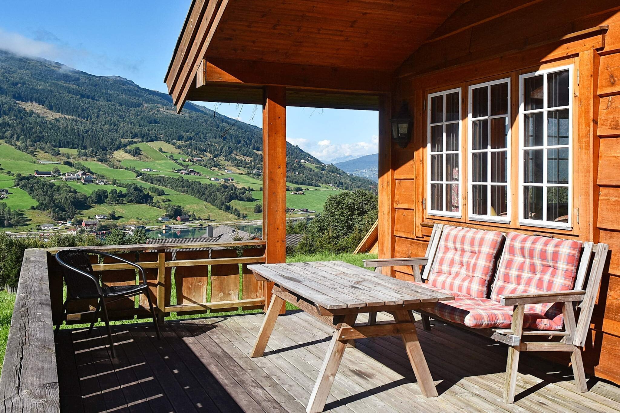 Holiday house with solid Norwegian wooden furniture, located on a hill with the most magnificent view you can imagine. The holiday home is located near holiday homes no: 51640, 18679, 04558 and 76963, which makes it easy to bring the extended family for a wonderful Olden holiday. Two bedrooms with double bed and one with a single bed. From the terrace and living room, there is a great view of Nordfjord and Olden. On the terrace, you can enjoy your afternoon coffee and from a safe distance enjoy the view of the large cruise ships in the fjord. Child-friendly, long shallow beach 4 km away. Salmon and trout in the Olden River 1 km. Trout and char in Oldenvatnet 3 km. There is only a short drive to famous nature experiences such as the glacier Briksdalsbreen, Strynefjellet, and Geiranger. Magnificent nature and great hiking opportunities. The world's steepest cable car, Loen Skylift, has a fantastic view and is about 7 km from the holiday cottage. Day trips: Geirangerfjord, where the majestic waterfalls The Seven Sisters and The Friar plunge over the steep mountain sides. Vestkapp - Norway's westernmost point. Runde - Norway's southernmost bird rock and Ålesund – the Jugend town by the sea. For rent: Linen set including one small and one large towel, NOK 160,- per person.