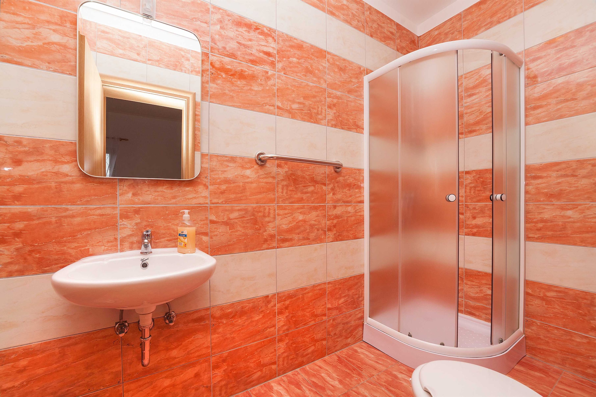Apartments Barbara with  Swimming Pool - Three Bedroom Apartment with Swimming Pool-Bathroom