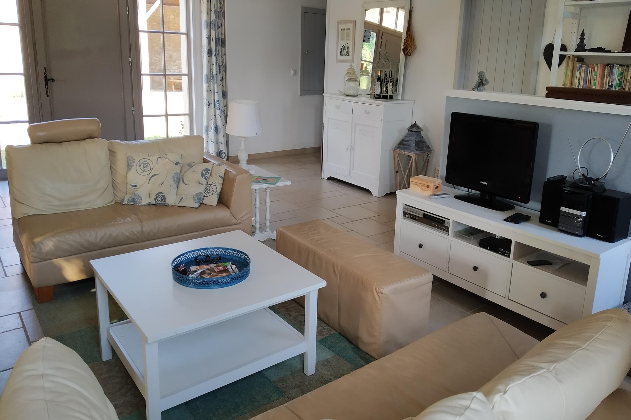 Nestled in the serene village of LÃ©obard, this charming holiday home offers the perfect blend of comfort and countryside charm. With a private swimming pool, a beautifully maintained garden, and dedicated parking, itâ€™s ideal for families or friends seeking a peaceful retreat. The home is surrounded by nature, offering a tranquil escape from the bustle of daily life.

LÃ©obard itself is a postcard-perfect village, framed by rolling hills and vibrant sunflower fields. Its quaint town square features traditional stone houses, cozy shops, and local restaurants, all complemented by a weekly market. The region is a paradise for hikers and cyclists, with scenic trails winding through wildflower meadows and gentle slopes.

Inside, the home is thoughtfully equipped with a full kitchen and air conditioning for added comfort. The terrace is perfect for unwinding with a drink, while the barbecue invites you to savor grilled delights under the open sky. Whether you're exploring the countryside or lounging poolside, this villa promises a relaxing and memorable stay.