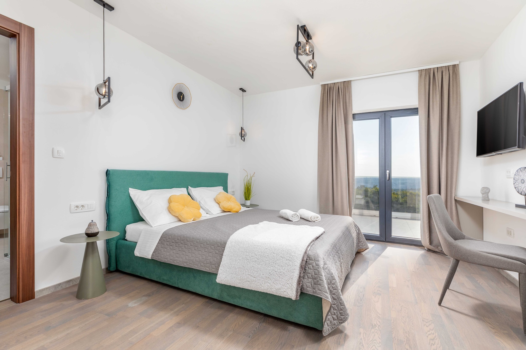 Villa Borealis - Six Bedroom Villa with Swimming Pool