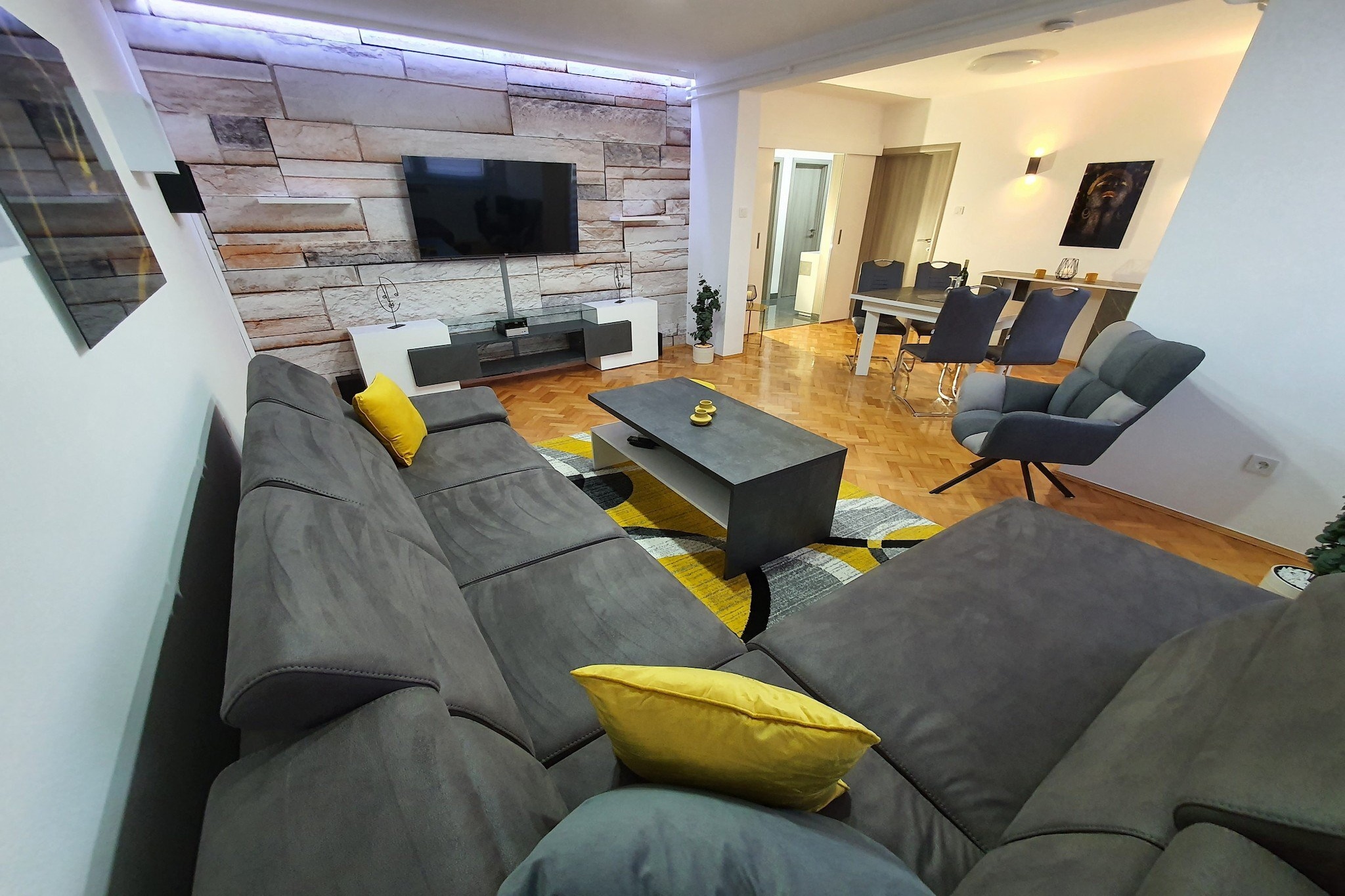 Apartment Pallaton is situated in small place NaÅ¡ice, located 50 km from city of Osijek. 
Private balcony fitted with outdoor furniture is at guests disposal, which makes this place ideal for a nice and relaxing family or friends vacation.

Luggage storage is possible prior to check in so you can explore the city a little more.
Free private parking space is available, reservation required.

Washing machine, as well as iron and ironing board are available.

This lovely one bedroom apartment with balcony is perfectly fit for up to four people. It features free WiFi, air conditioning as well as SAT LCD TV. The open space living
room comes with sofa and sitting area, and it's combined with the equipped kitchen and dining area. The private bathroom comes with shower and toilet.
Free toiletries (shampoo, soap and toilet paper), hair dryer as well as linens and towels are at your disposal.

If you want to spend your vacation in a peaceful and quiet environment, far from the city crowds, and also to have nearby all you need during your holidays, Apartment Pallaton is
the best choice for you. The nearest grocery store is 50 meters away from the property, same as the nearest cafÃ© bar. Restaurant is 150 meters away.

The nearest airport is Osijek Airport, 60 km away from the property.