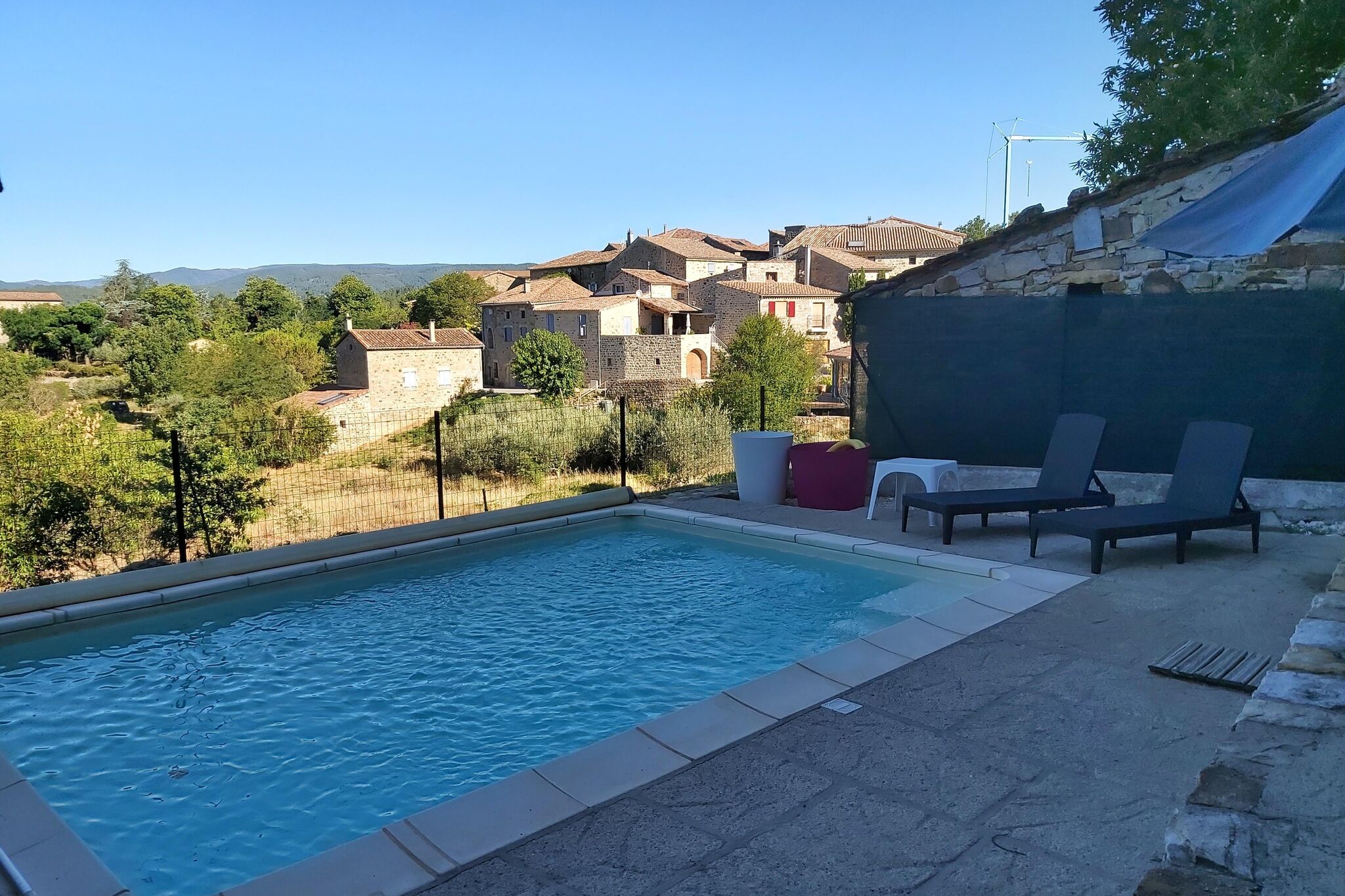 Gite La Boscalière avec piscine privative à Les Assions