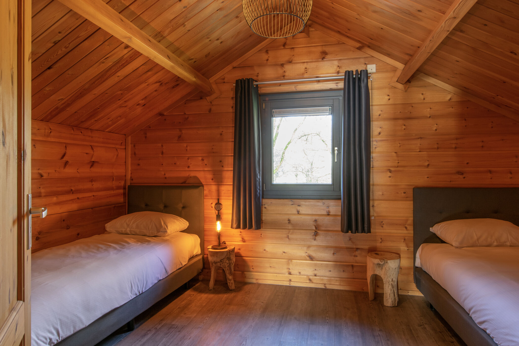 Lodge en bois relooké, dans un parc de vacances près du Maasduinen