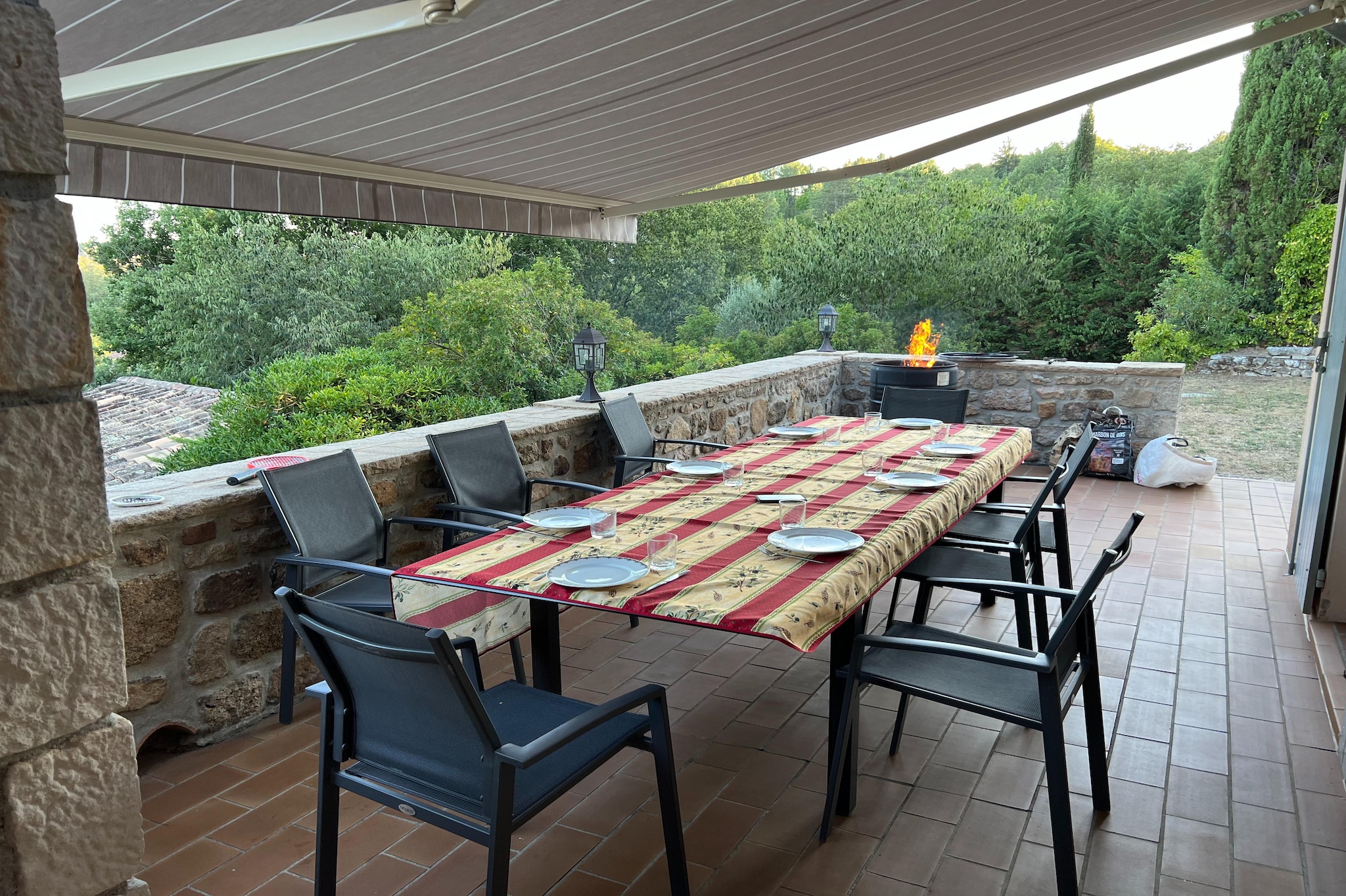 Ground floor: (open kitchen(electric kettle, toaster, cooker, hood, coffee machine, espresso machine, oven, microwave, dishwasher, fridge-freezer), Living/diningroom(TV, dining table(8 persons), fireplace, seating area), bedroom(double bed), bedroom(double bed), Bedroom with bathroom(double bed, shower(unit), washbasin, washbasin, toilet), bathroom(shower(walk-in shower), washbasin, washbasin), washing room(tumble dryer, washing machine, ironing board, iron), terrace)\n\nOn the 1st floor: (bedroom(double bed), bedroom(double bed), bathroom(shower, washbasin, toilet))\n\noutdoor kitchen, dining table, fridge, garden, garden furniture, BBQ, parking, swimming pool(private, outside, opened from 1/2 Jun upto and including Sep), table tennis table