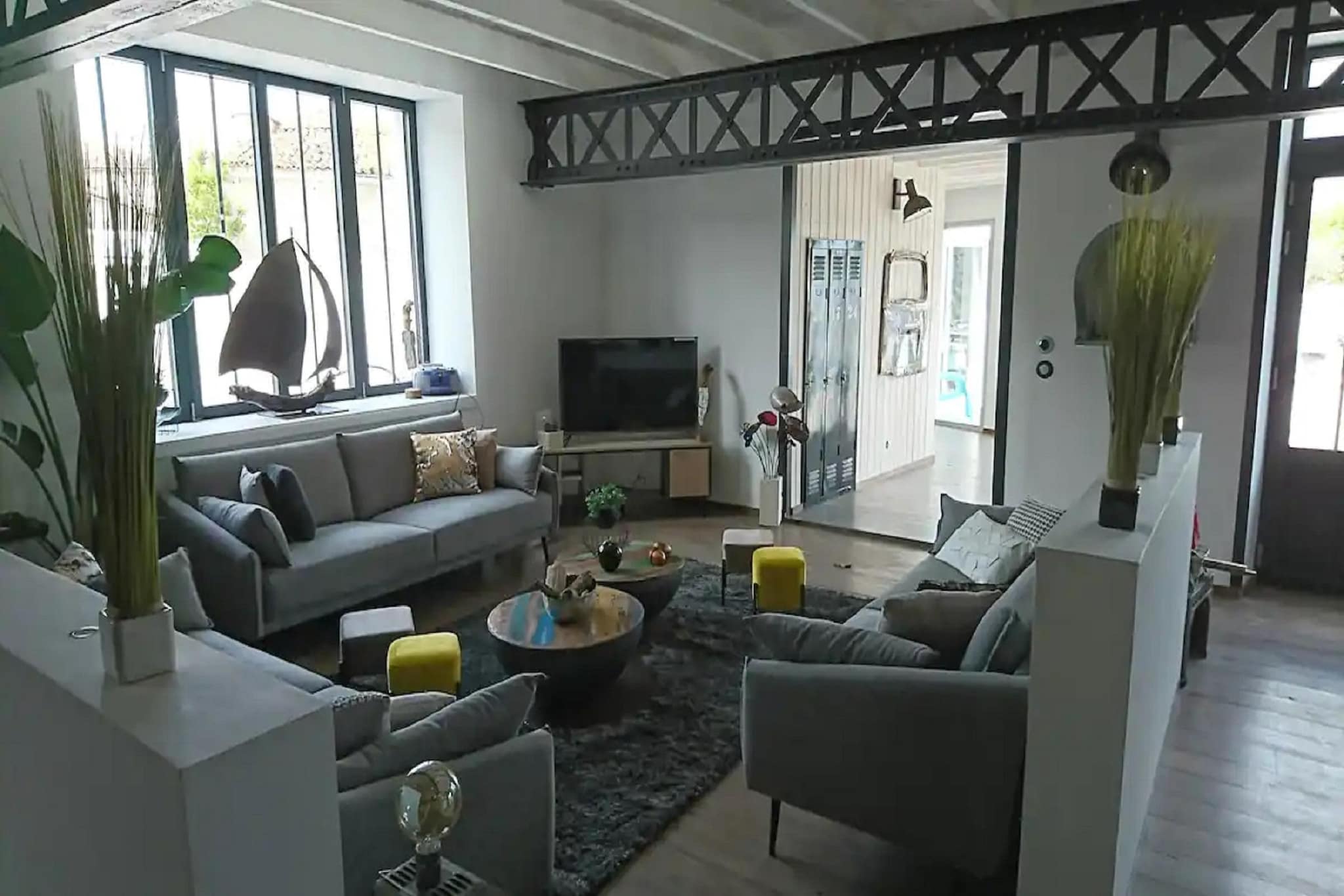 Come and discover this magnificent completely renovated forge of 350m2 with an industrial loft style where you can stay in complete serenity with multiple spaces including swimming pool, bowling green, billiards, table football, wellness area and jacuzzi. This villa is also made for children with play areas.
Discover the Marais Poitevin and take a walk to discover boat the natural and cultural wealth of the Marais Poitevin. You can discover quietly with a qualified boatman guide, the history and the mysteries of a unique landscape. You are not very far from La Rochelle which is worth a detour. La Rochelle offers many visits and activities From the Middle Ages to the Renaissance, from the 17th to the 20th century up to the contemporary period, La Rochelle offers you all the richness of its architectural heritage. Stroll from streets to alleys and squares to squares to soak up the changing atmospheres of the districts of the old town. From the Old Port of La Rochelle to the surrounding villages there is only one step: discover the nuggets hidden in these exceptional places, in the countryside or near the coast. In the center of the city, facing the Old Port, discover one of the largest private aquariums in Europe. For 2 hours, visit the heart of the ocean, meet more than 12,000 marine animals, and let yourself be surprised by the biodiversity of the Atlantic, the Mediterranean or the Tropics. From fragile jellyfish to fascinating sharks, a unique journey to Dream and Understand the Sea. A great experience to do is to discover the Ile de Ré by bike, just cross the bridge from La Rochelle and in Rivedoux-Plage there are many bikes rental companies.
Start your day relaxing with a cup of coffee on the terrace and prepare a meal of your choice in the well-equipped kitchen. The interior is characterized by an industrial loft style and with a billiards and foosball table, among other things, there are plenty of recreational opportunities. The villa has 5 bedrooms with double bed, 1 bedroom with 2 double beds and a bedroom for children with 6 single beds.
- Towel not provided