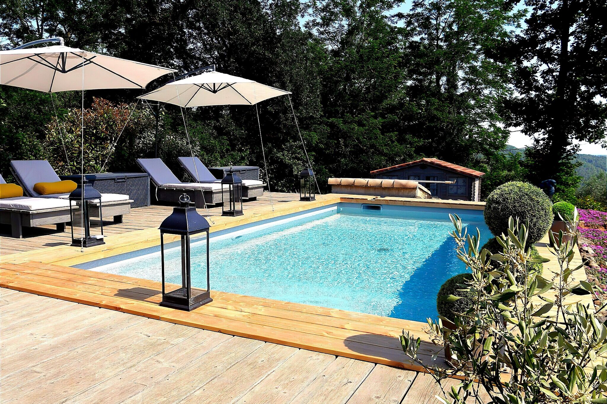 Beau gîte en Ardèche avec piscine partagée