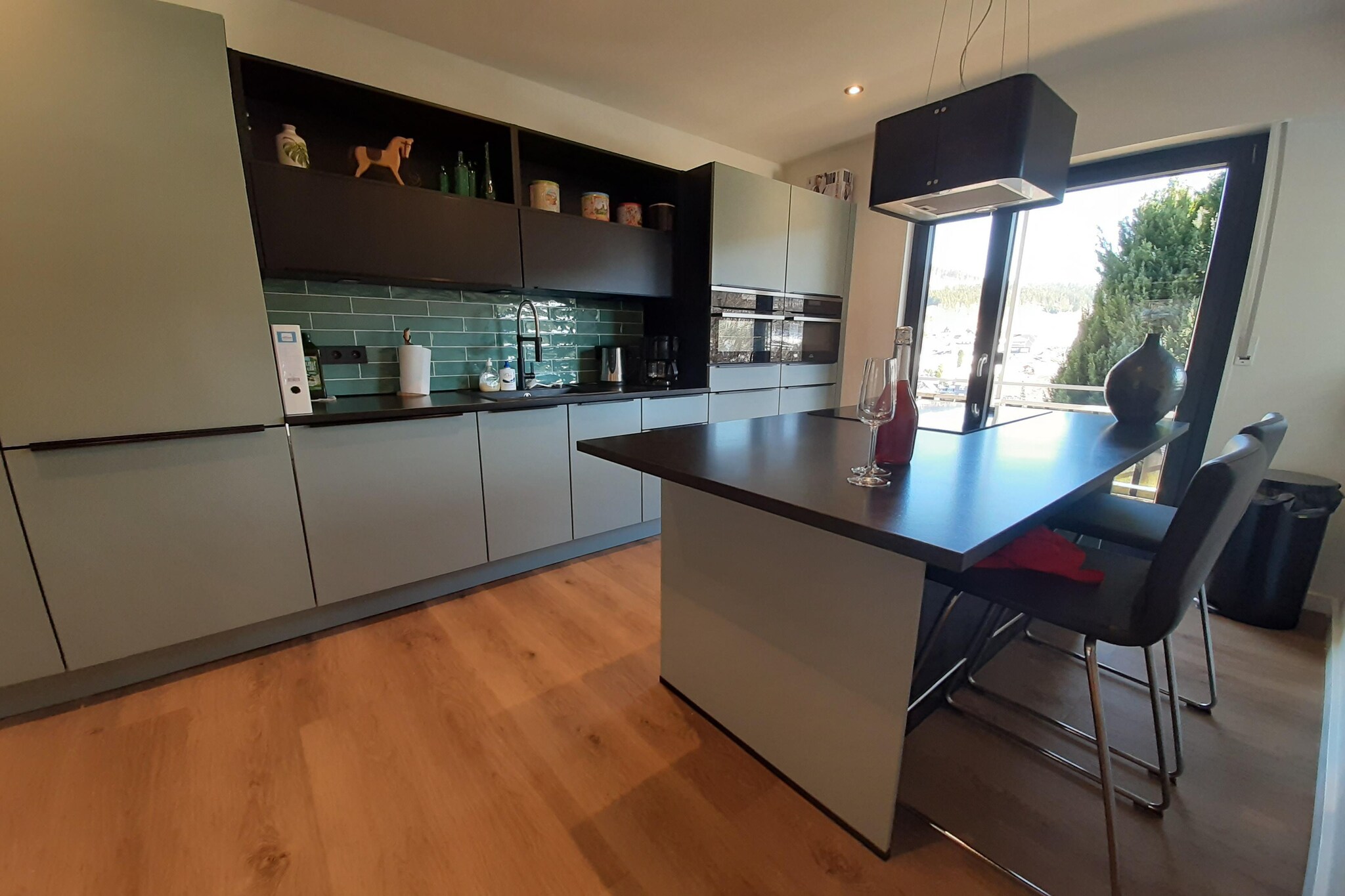 Enjoy a holiday full of luxury in this lovely villa with a stylish interior. It has a great location near the winter sports paradise and you can stay comfortably with family or friends.

The first ski slopes are only a 12-minute drive from the house, which are also easily accessible by public transport. There is also plenty to do in the area outside the ski season. You can enjoy cycling, walking and relaxing in nature and there are plenty of cozy restaurants in the immediate vicinity.

But you don't have to leave the accommodation to relax. Relax with a good book on the balcony or the spacious terrace and enjoy the unobstructed view to the fullest. The kitchen is fully equipped and there is a play area for the children so that they do not have to be bored for a moment.

With a Belvilla you are assured of a successful holiday. There is always a Belvilla that will give you an unforgettable holiday. We have a surprising and wide range of unique holiday homes for the summer holidays, a weekend away or a week of winter sports. The range consists of more than 40,000 holiday homes in 20 European countries. Unique holiday homes with typical regional features in beautiful locations, whether on the coast, high in the mountains or centrally in the city center. Think of authentic country houses with swimming pool in France, special agriturismos in Tuscany, sturdy chalets in the Alps or large houses in the Ardennes. For a family, a couple or for a large group. You will find them in the most beautiful places, so there is plenty to do and discover for everyone! We are constantly looking for new homes and new destinations that match the wishes of our guests.

A Belvilla gives you the freedom to have breakfast in pajamas or have long conversations without having to pay attention to the closing time of the bar. You can make the most delicious dishes with local ingredients and you can take a relaxing dip in the private swimming pool whenever you want. In short, all the privacy in your temporary home! And this close to the local population, so that you can soak up the atmosphere of the region or village. The homeowner or manager is discreetly your point of contact on site and is happy to give special tips about the area.