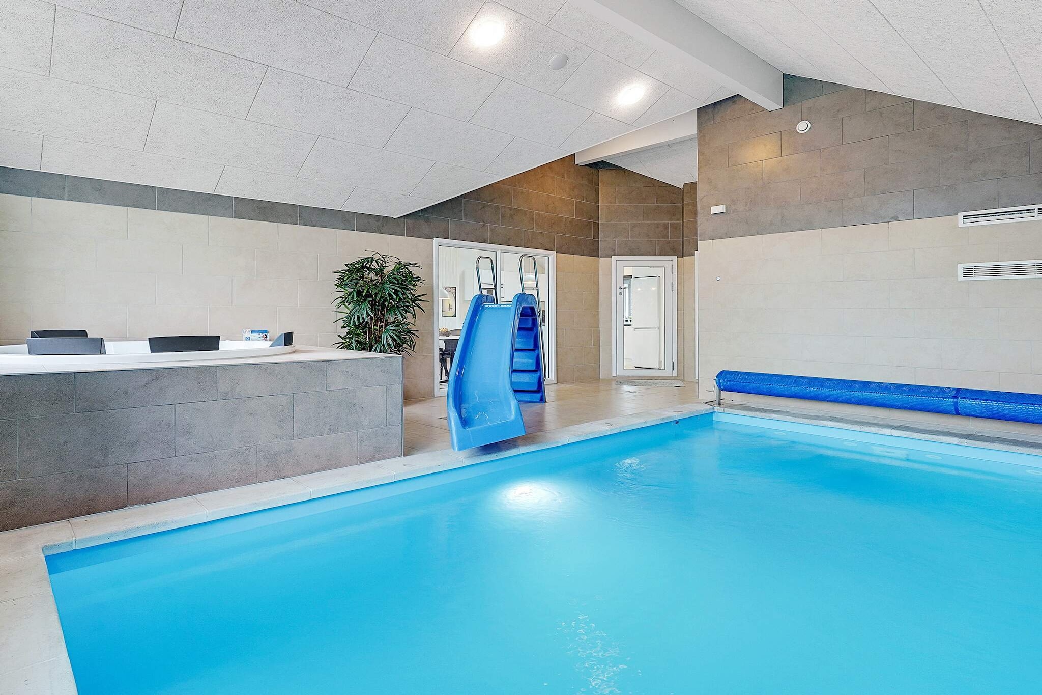 Luxe strandretraite in Væggerløse - Zwembad