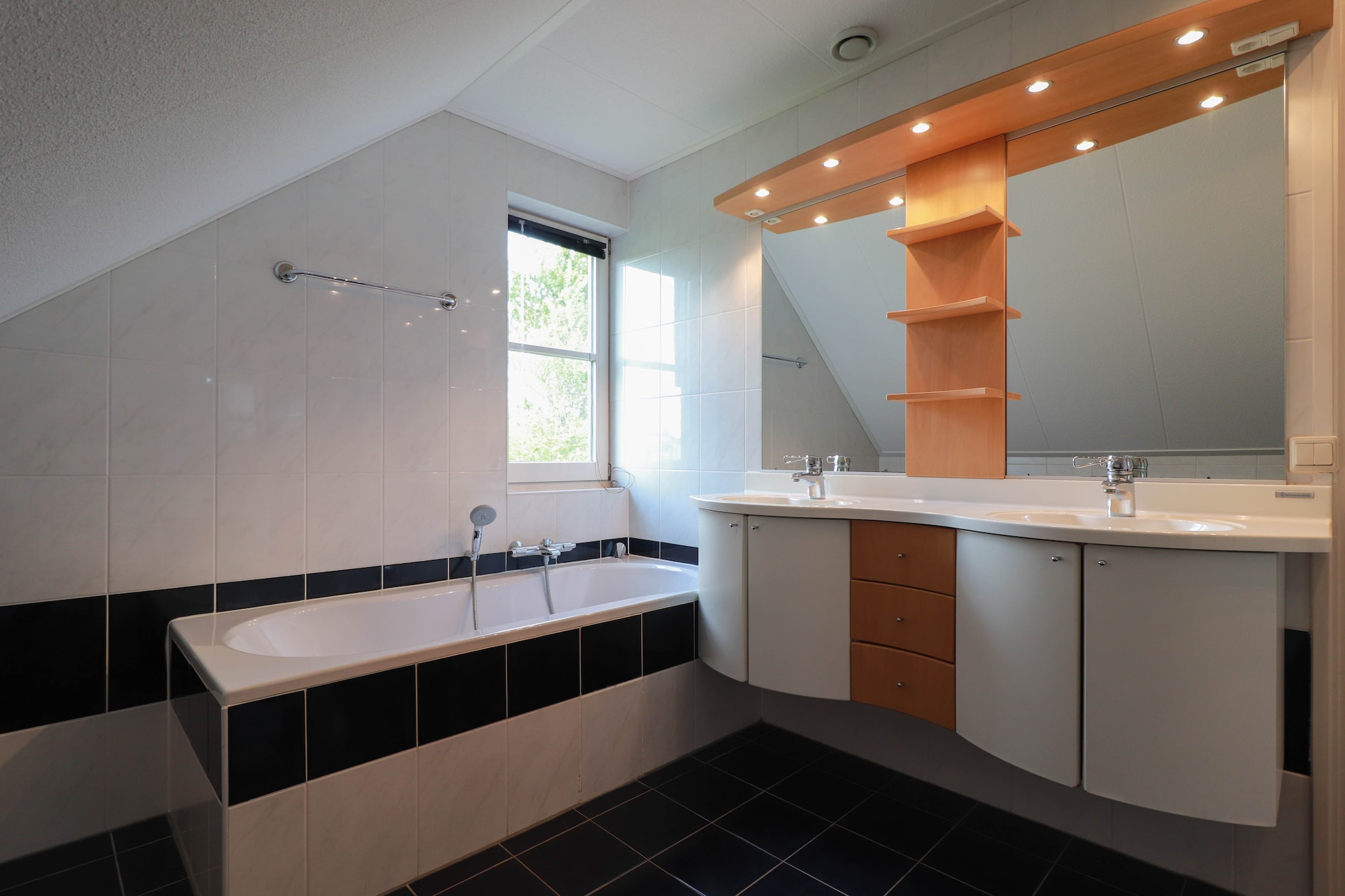 Beach Resort Makkum 24 - Bathroom