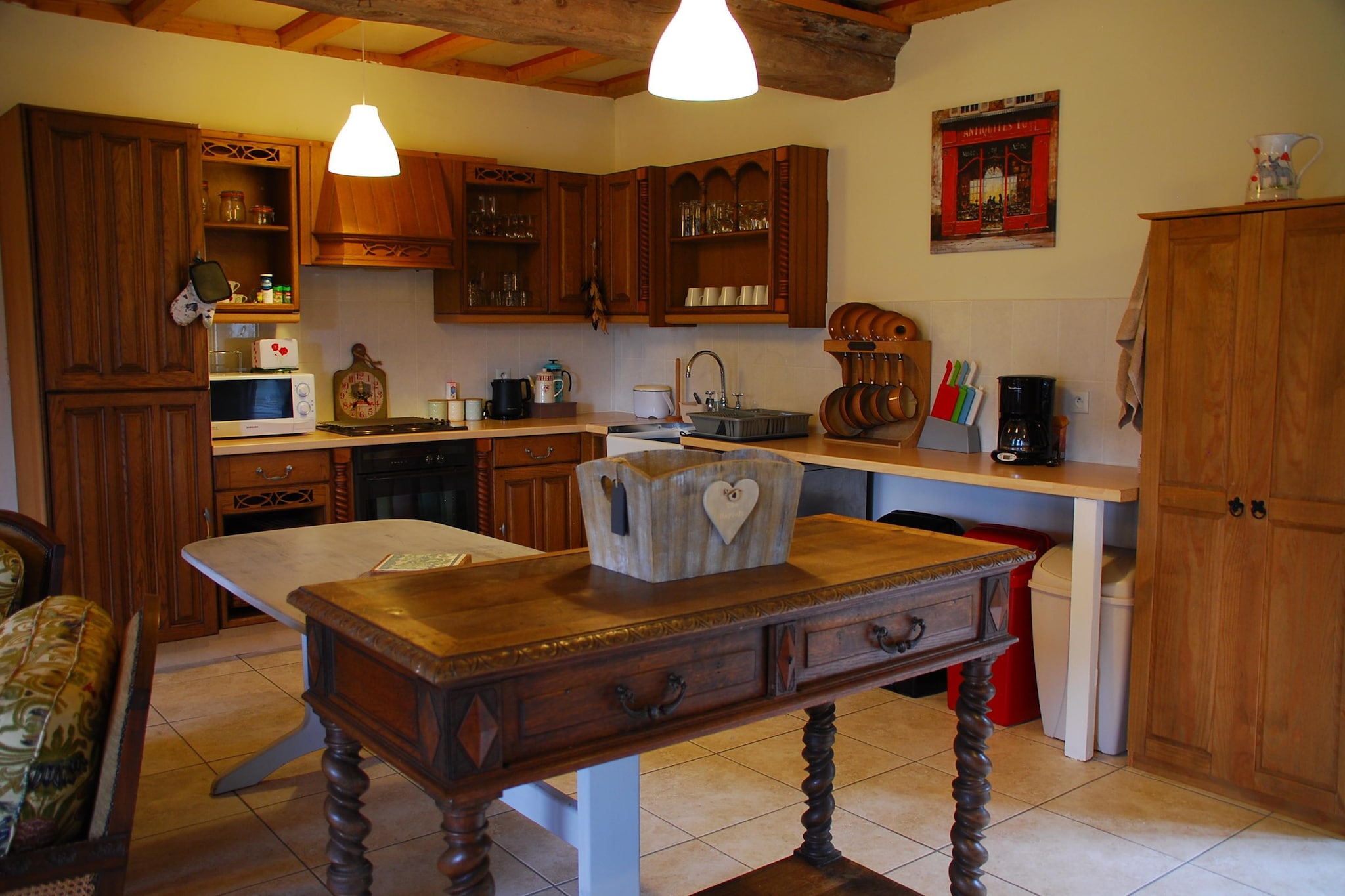 An optional utilities and service fee of EUR 50,00 will be charged before your arrival. Details are given below.<br> This charming stone-built gÃ®te in Sainte-Marguerite-d'Elle offers a warm and spacious retreat for families or groups. Spread across three floors, it features a large kitchen and dining area, a sunlit lounge perfect for watching spectacular sunsets, and three cozy bedrooms including a family room with a king-size bed, cot, and single bed. The curved staircase adds character, though may be challenging for less mobile guests. Set in a hilltop village with sweeping views of green valleys, the location is ideal for nature lovers and history enthusiasts. Explore the 11th-century church, hike or cycle through scenic trails, and visit the majestic ChÃ¢teau de Balleroy nearby. The garden and patio are perfect for relaxing with a drink as the sun sets in golden hues across the lawn. Guests are welcomed personally by knowledgeable hosts, with beds made on arrival and local tips always available. Enjoy peaceful evenings with a barbecue in the garden or unwind in the lounge bathed in sunset light. This gÃ®te promises a memorable Normandy escape filled with charm, comfort, and countryside beauty. <br><b> Optional Utilities & Service Package </b><br><b> An optional utilities and service package of EUR 50,00 </b> can be selected prior to your arrival. You will receive a separate communication with the payment link should you wish to include it.<br>This package ensures a seamless stay and conveniently covers services such as final cleaning, utility consumption, service support, and protection against minor damages or incidental costs during your stay.<br>Guests who prefer may manage these services independently, provided the property is returned in good order at check-out.