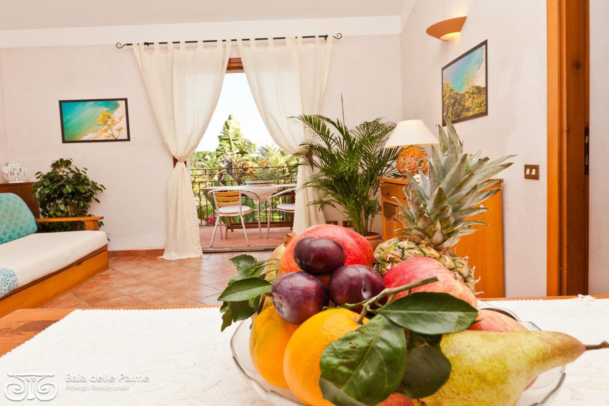 BAIA DELLE PALME-Trilo 6-Eetkamer