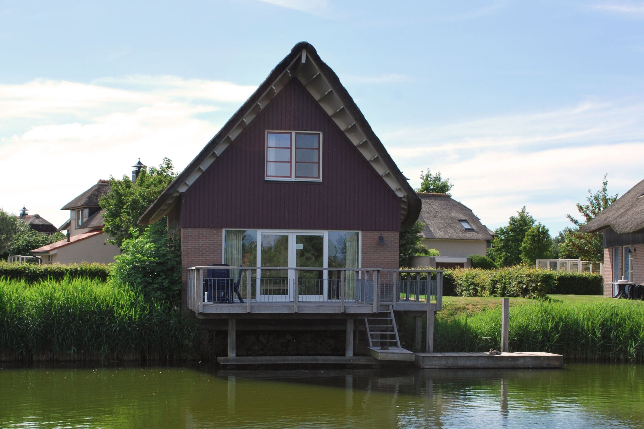 Villa met sauna aan het water in Friesland