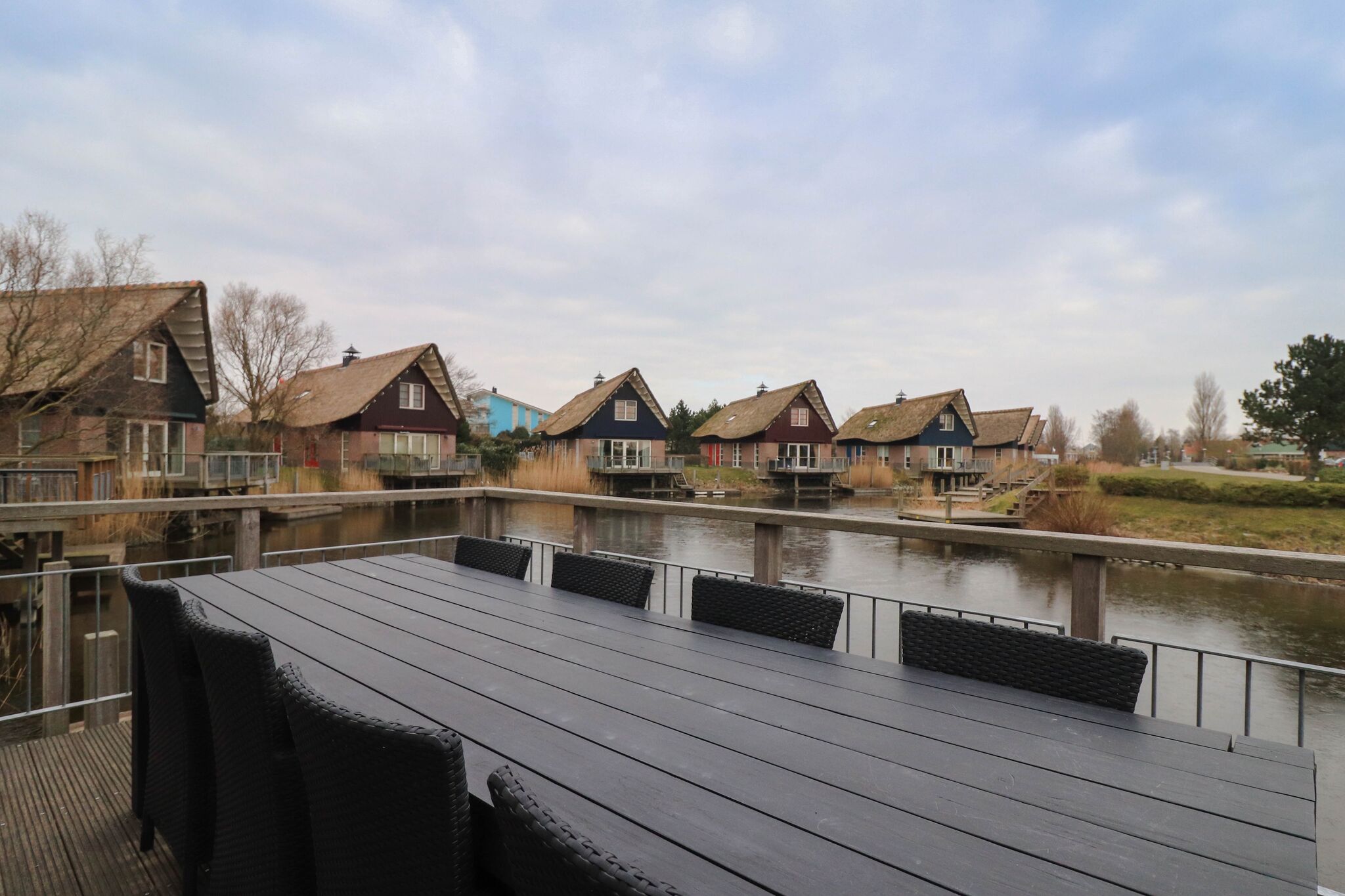 Waterfront villa with sauna in Friesland