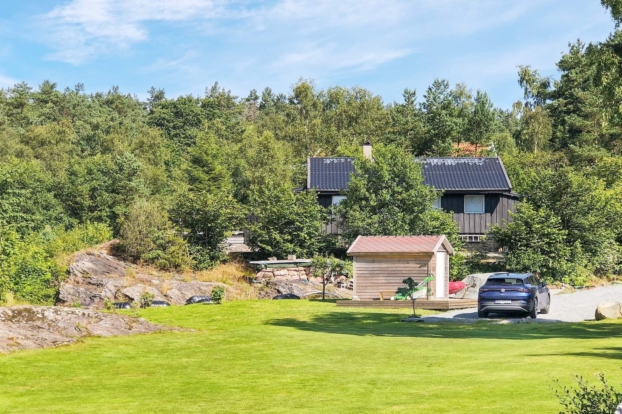 Welcome to a holiday with peace and quiet in beautiful Ryfylke. Pleasant holiday home only 70 m from the sea and with panoramic views. Electricity and final cleaning included in the price. Vertically divided cabin where the other part is used by the landlord. The cabin has 4 bedrooms, 3 on the ground floor and 1 on the loft/first floor. Beds for 8 people, 2 family bunks with room for 3 children. Kitchen, living room and dining room in the same room. The holiday home has dishwasher, free internet, radio, stereo system, and TV (standard antenna). Highchair and cot available. Bathroom with toilet, sink and shower cubicle. The holiday house is only 70 meters from the sea with swimming opportunities from the rocks. Beach about 1 km away. The holiday home is located in an established cabin area and has a panoramic view of the sea. Great opportunities for play and activities (e.g. football) for the whole family on the large plot. Garden furniture and a barbecue hut with a garden grill is also available. Good hiking opportunities in the immediate area. Approx. 1 km to a grocer and restaurant. The Svandalen ski lift and alpine resort are approx. 55 km from the cabin. Foreneset Marina offers boat rentals for shorter and longer periods. NB! Whoever orders first, gets the boats. Booking of boats must be confirmed by the lessor. Limited number of the large boats.