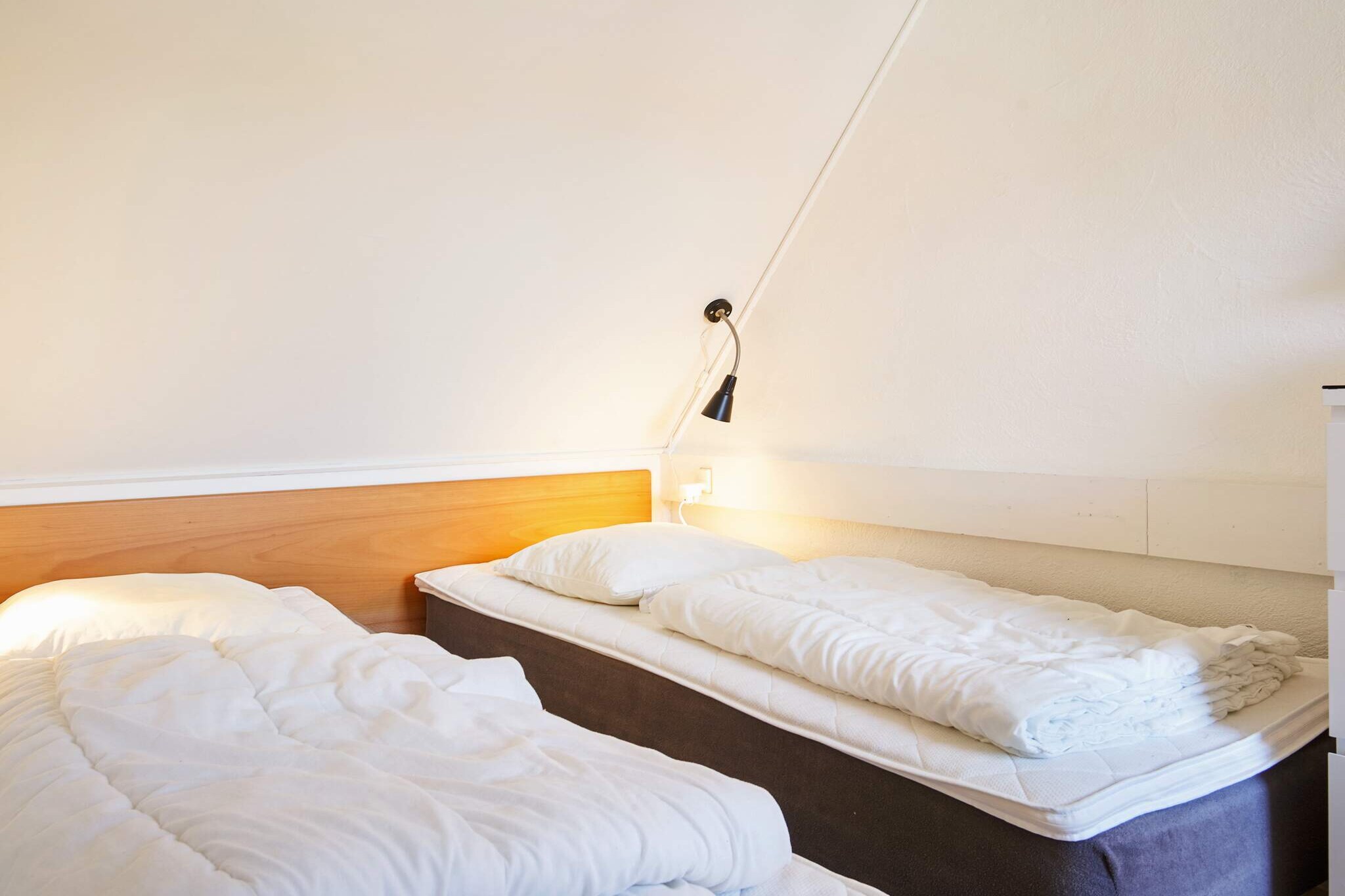 5 persoons vakantie huis op een vakantie park in Gudhjem