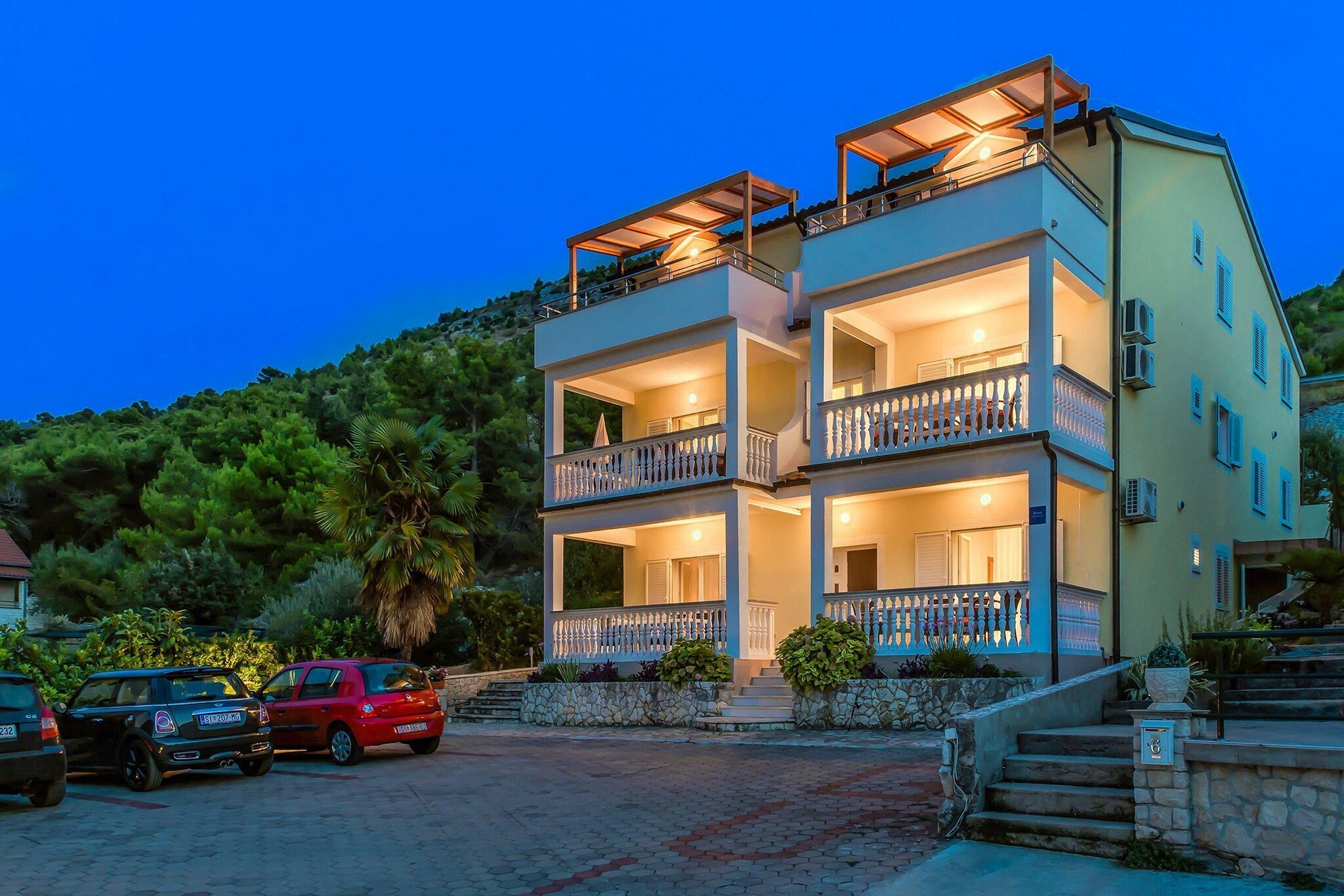 Apartments Gulin - One Bedroom Apartment with Terrace and Sea View (Maslina) - Buitenlucht