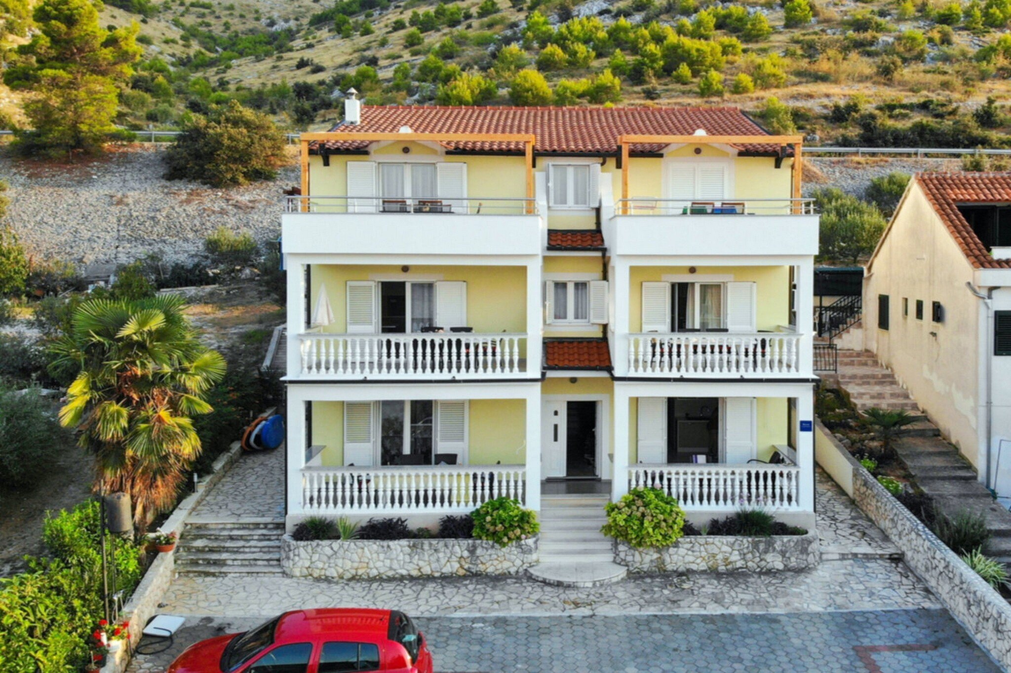 Apartments Gulin - One Bedroom Apartment with Terrace and Sea View (Maslina) - Buitenlucht