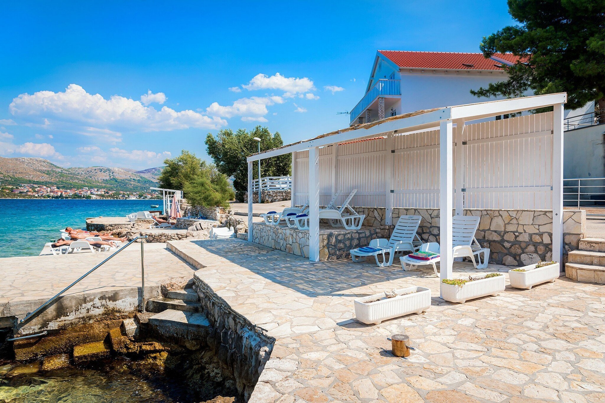 Apartments Gulin - One Bedroom Apartment with Terrace and Sea View (Maslina) - Sfeer