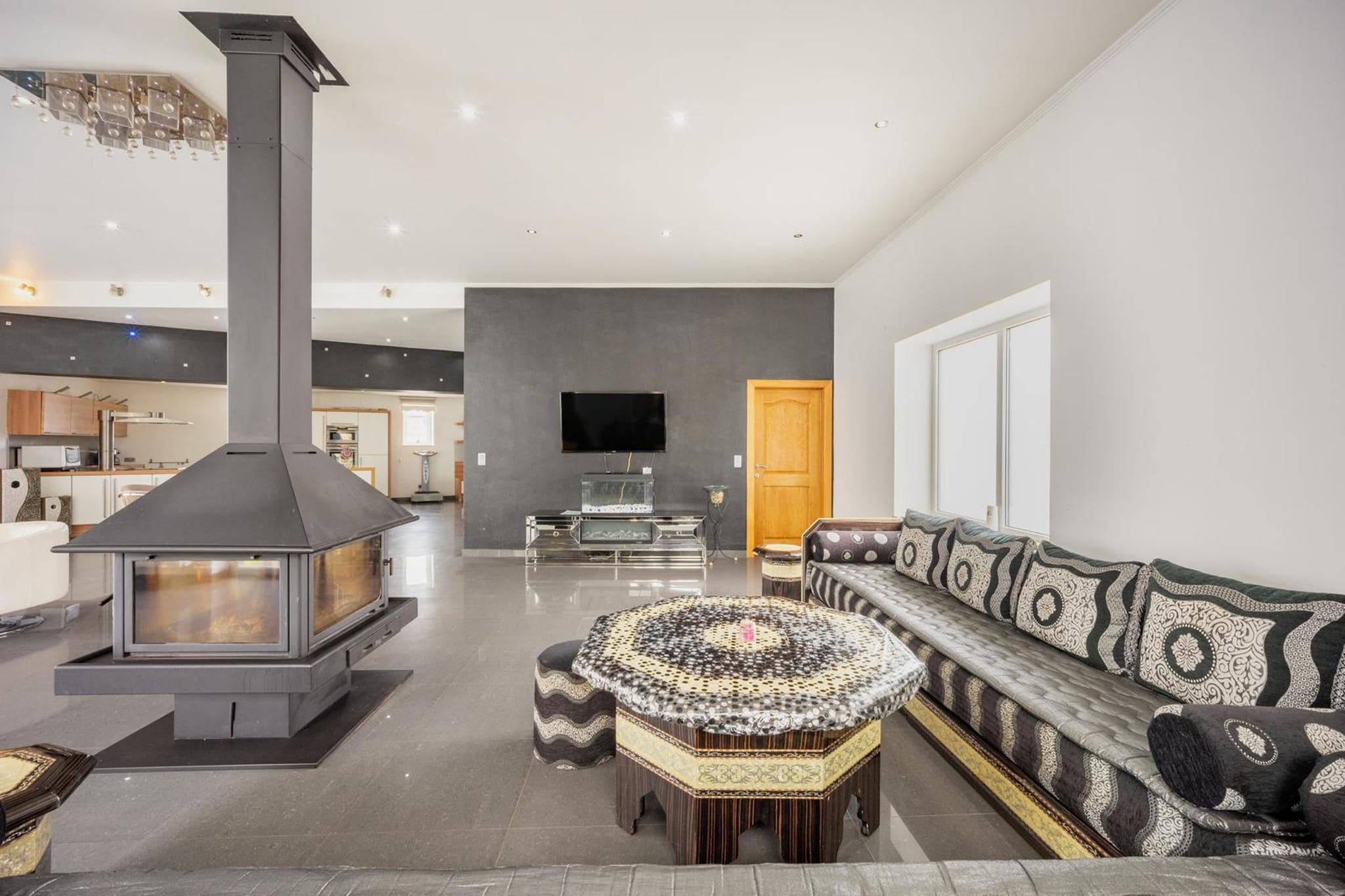 Magnifique maison de vacances pour 10 adultes avec pscine intérieure Sauna Bains à remous et Hamam